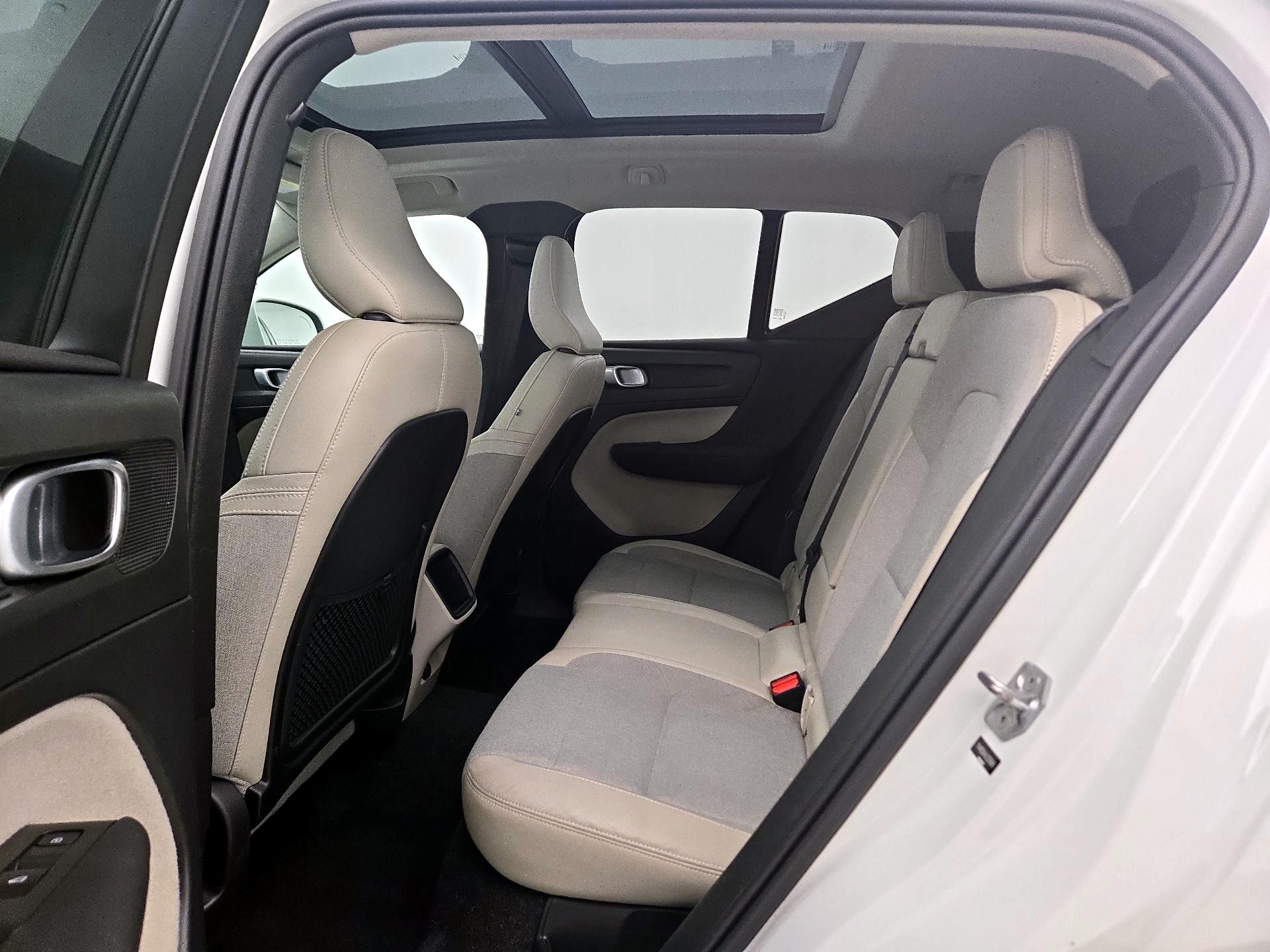 Thumbnail: 2020 Volvo XC40 - 20