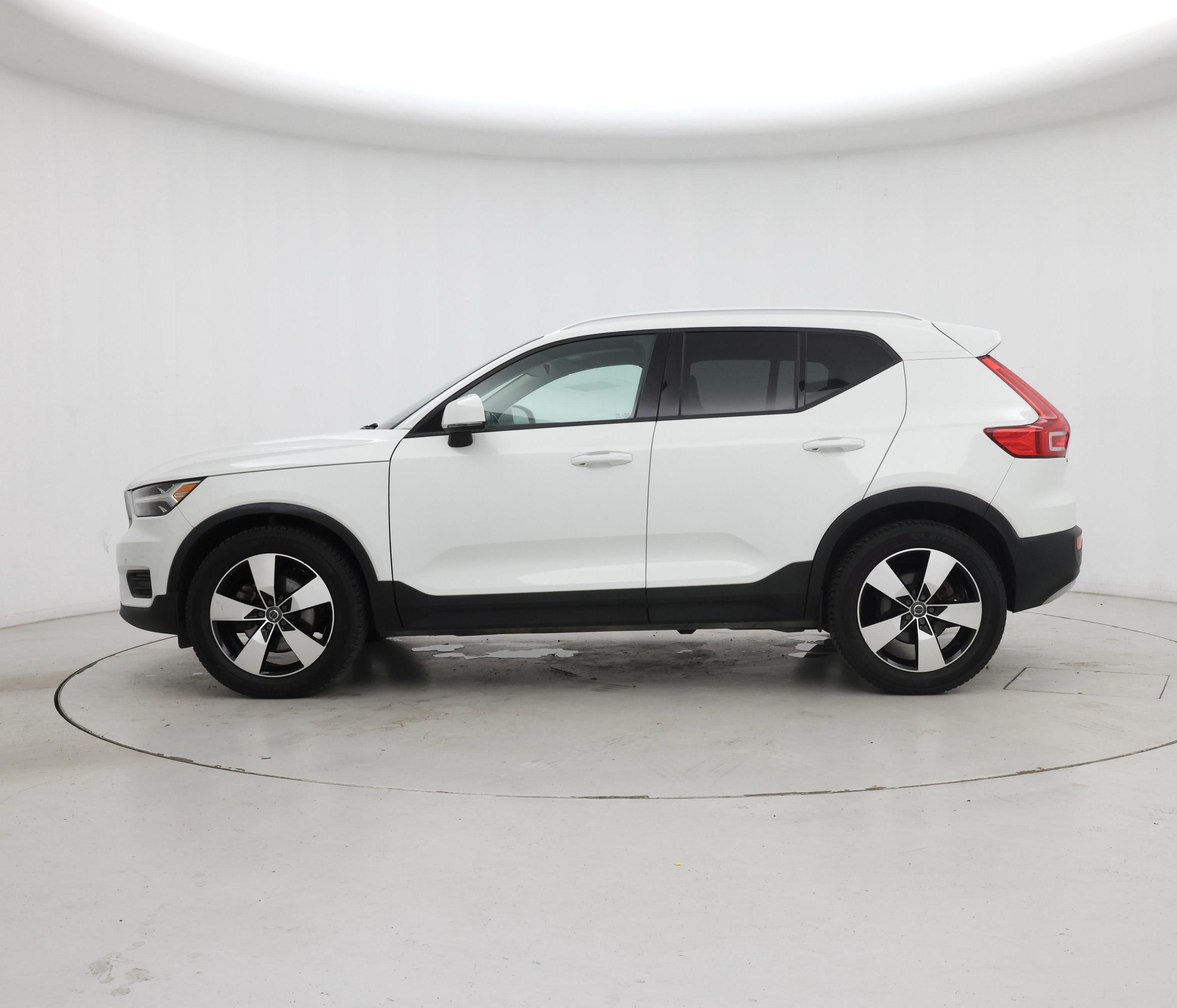 Thumbnail: 2020 Volvo XC40 - 3
