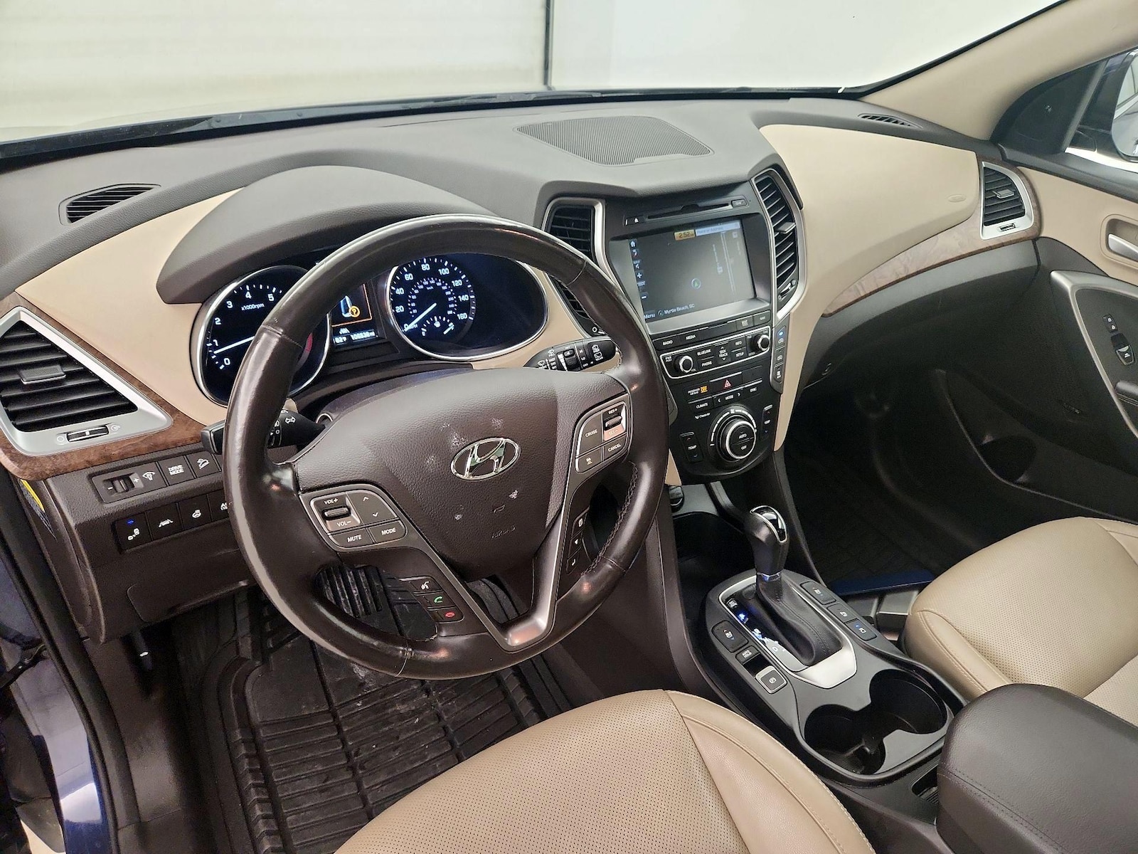 2017 Hyundai Santa Fe SE Ultimate - Photo 10