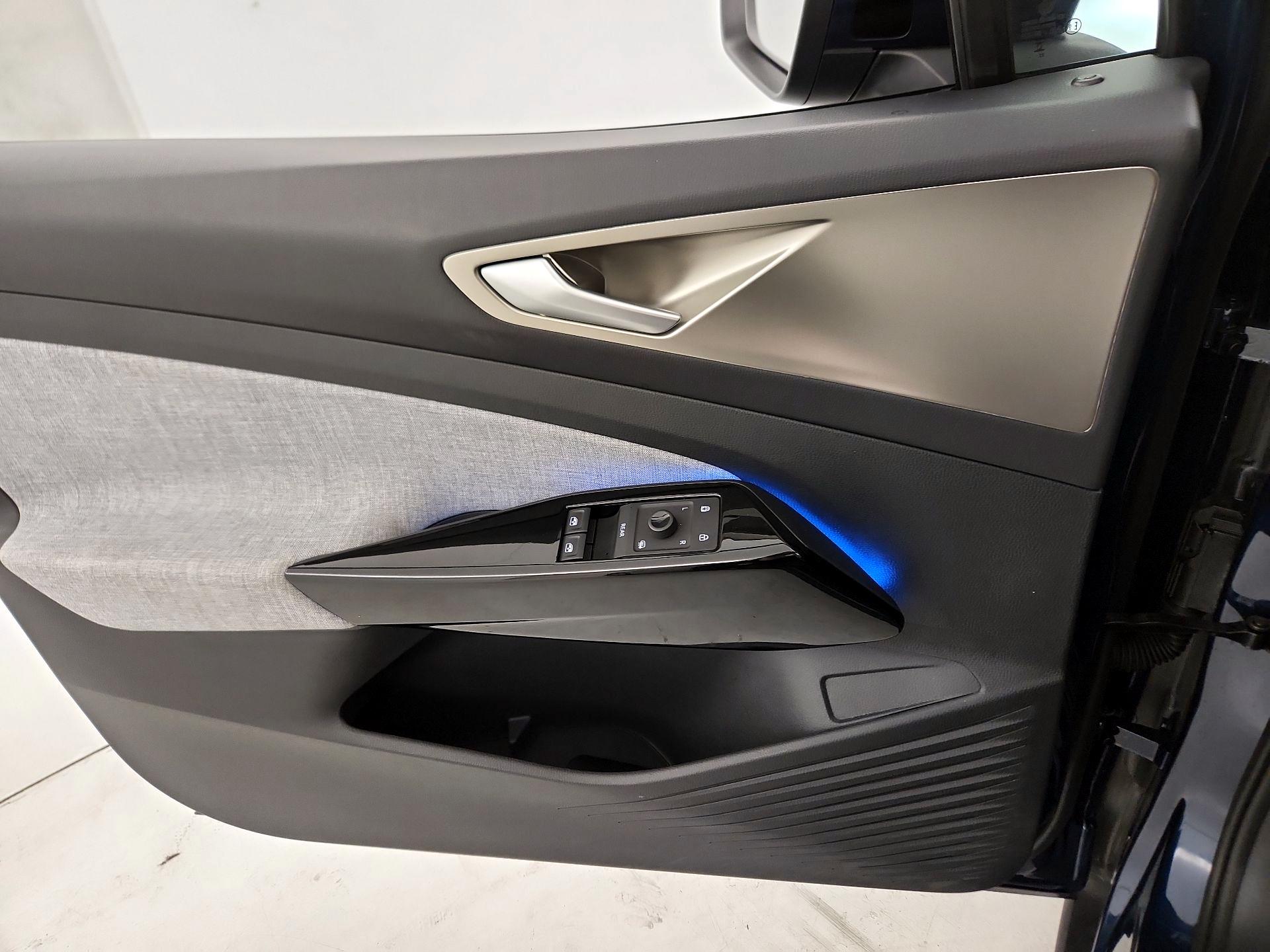 Thumbnail: 2023 Volkswagen ID.4 - 12
