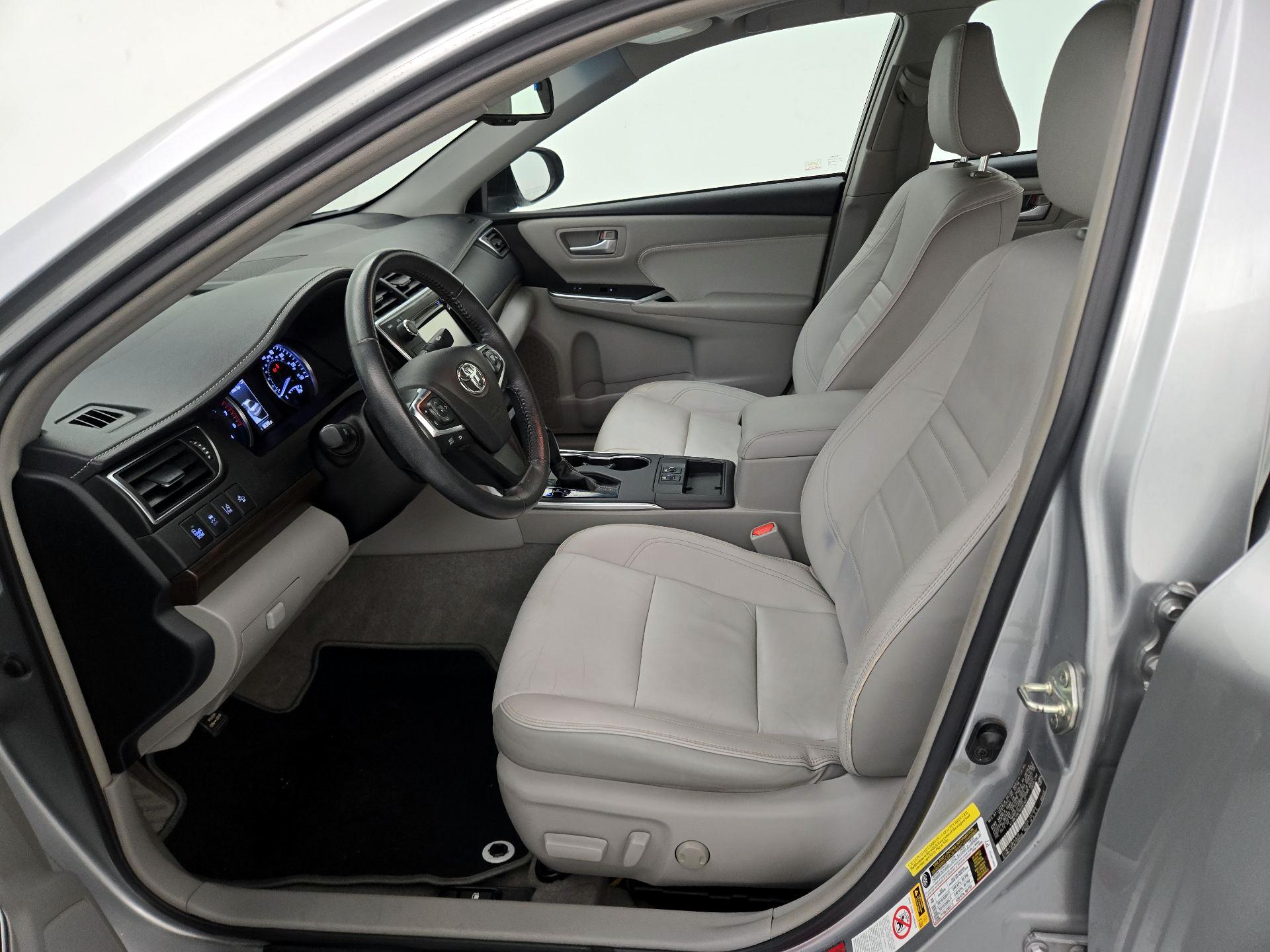 Thumbnail: 2017 Toyota Camry - 11