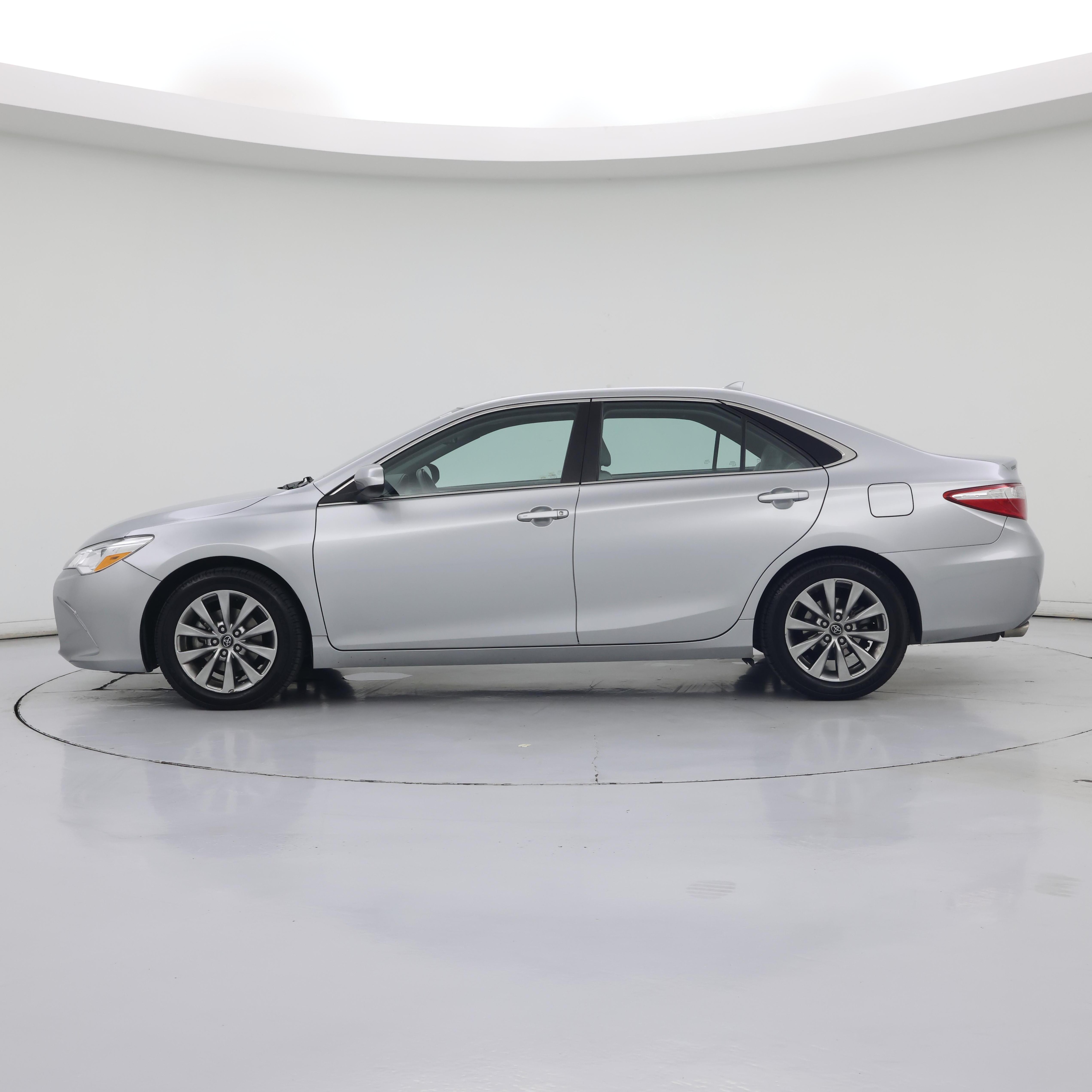 Thumbnail: 2017 Toyota Camry - 3