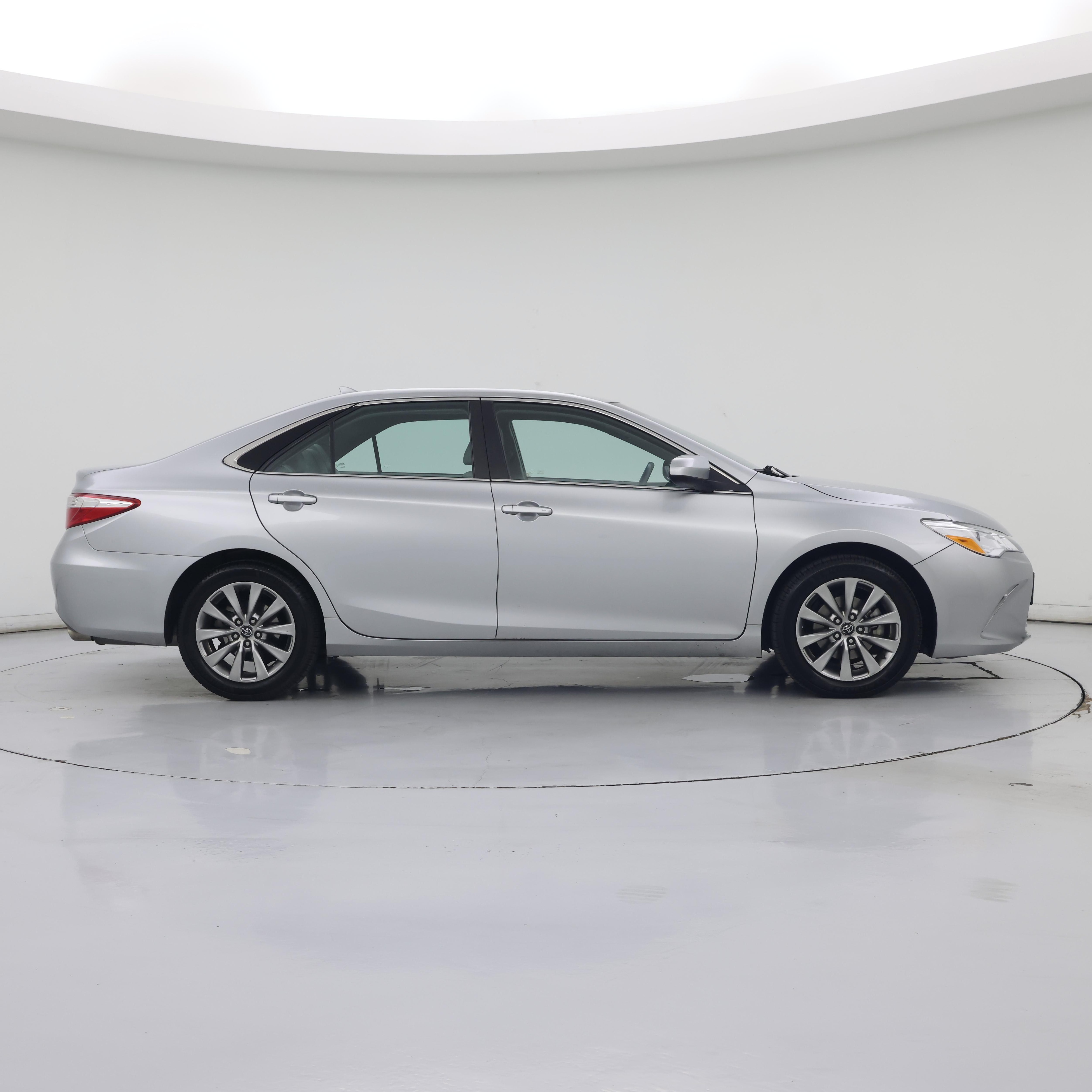 Thumbnail: 2017 Toyota Camry - 7