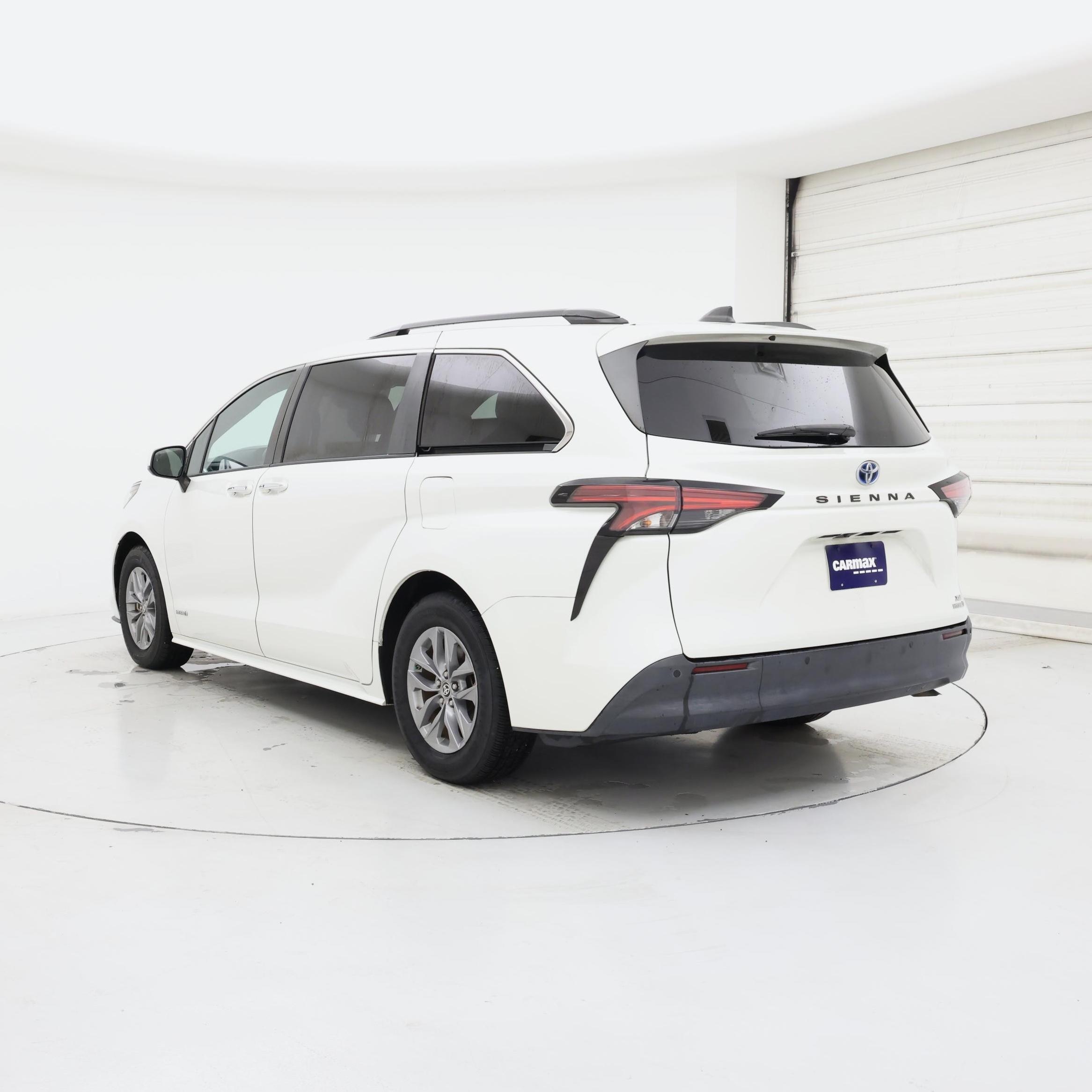 Thumbnail: 2021 Toyota Sienna - 2