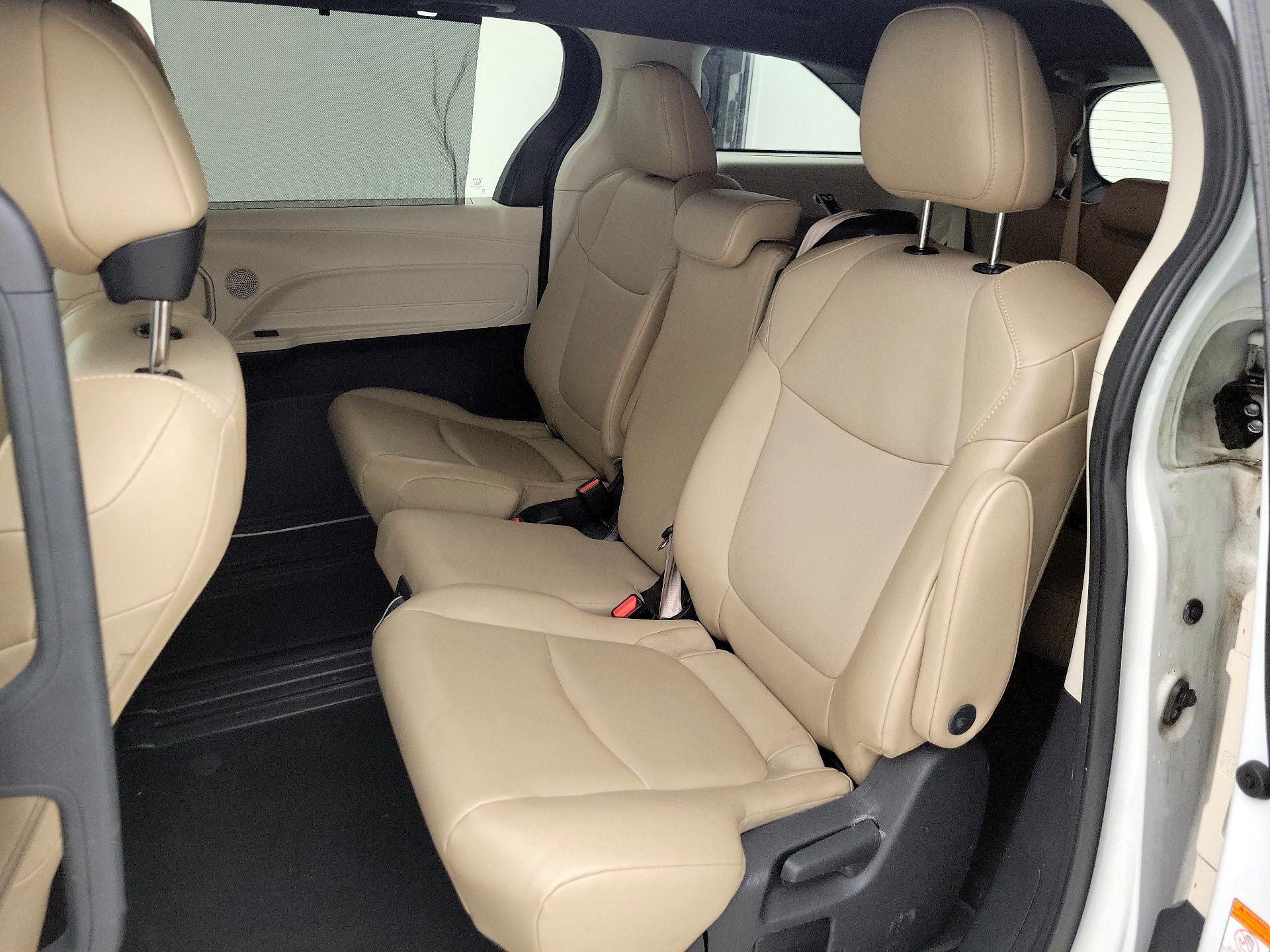 Thumbnail: 2021 Toyota Sienna - 19