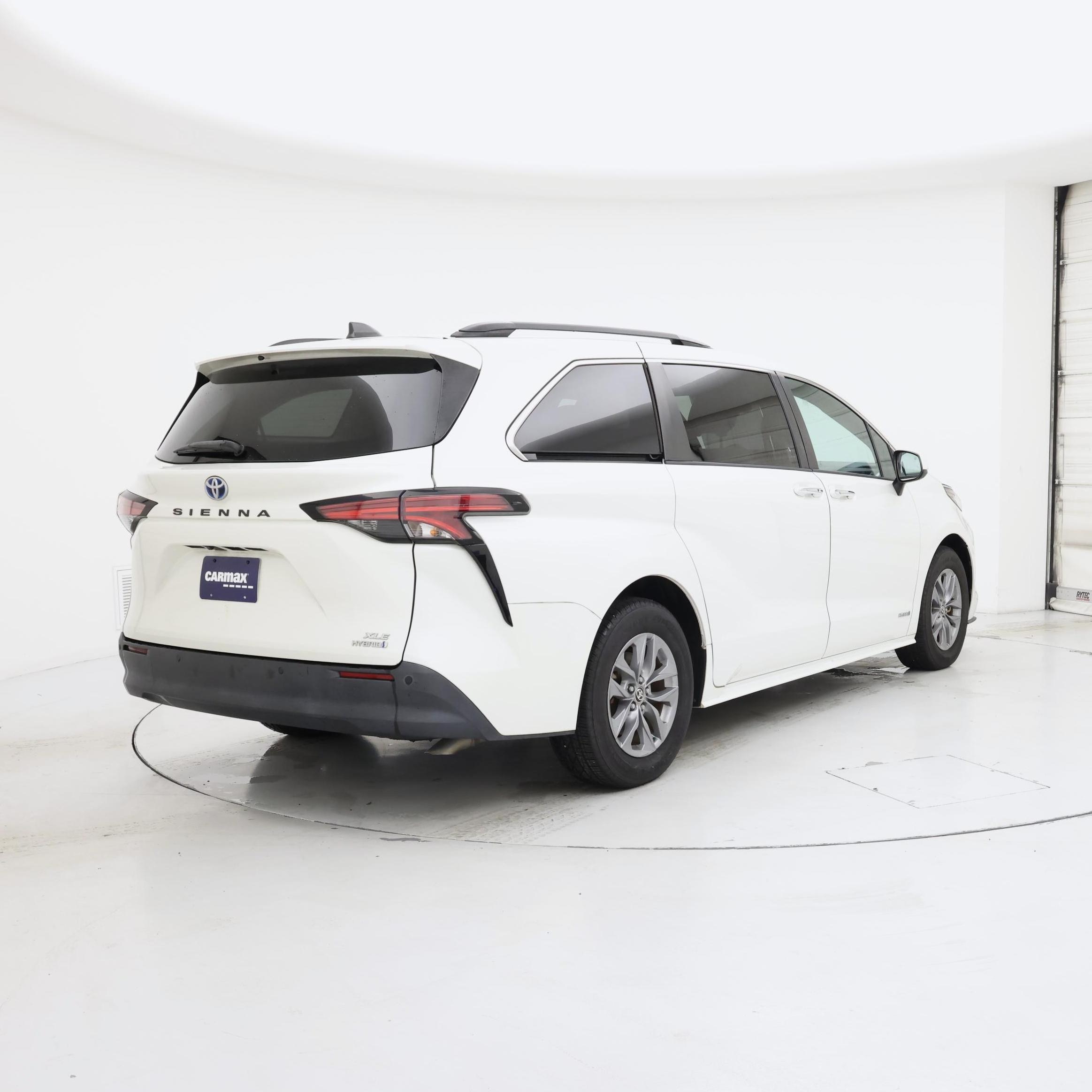Thumbnail: 2021 Toyota Sienna - 8