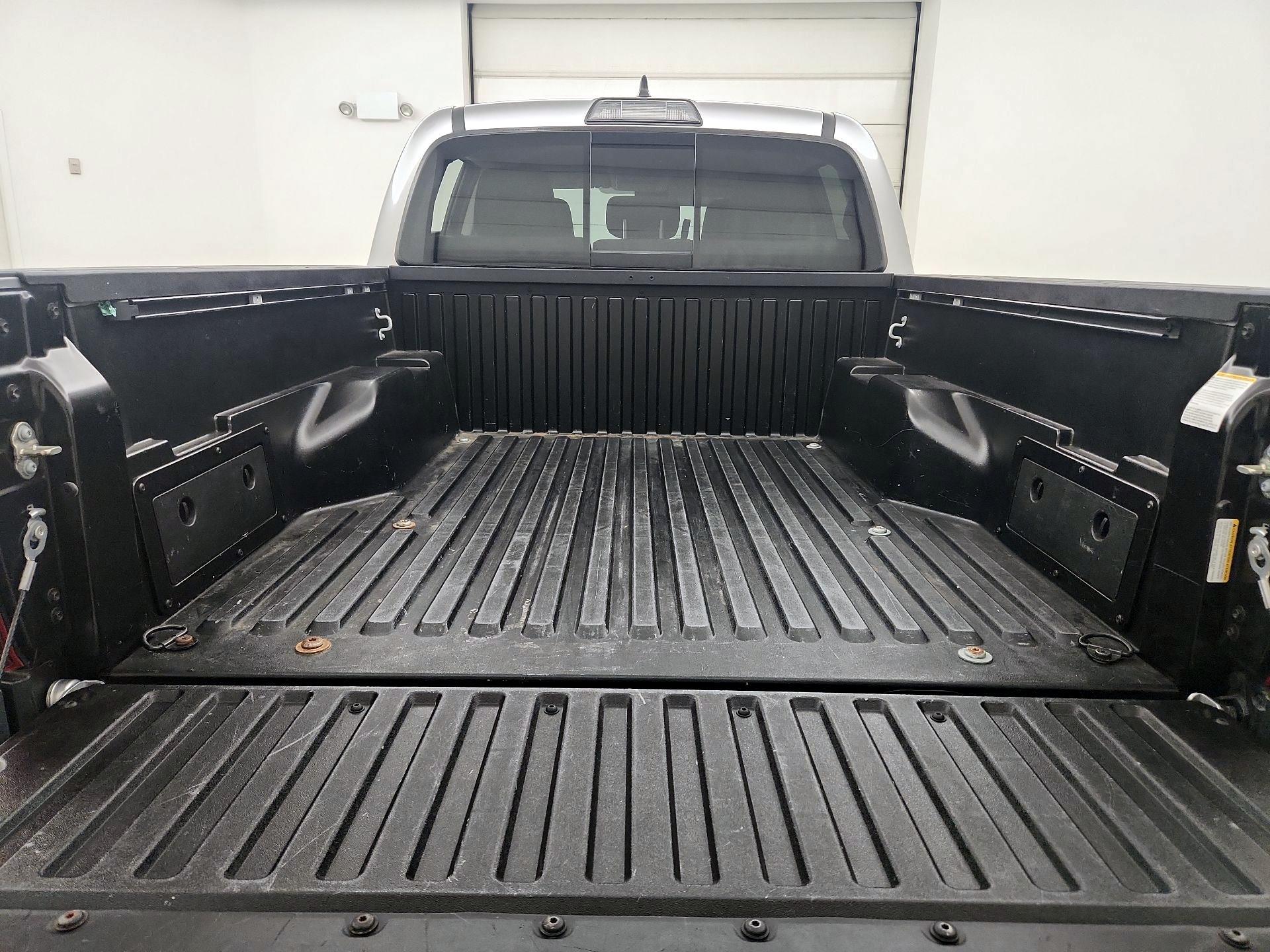 Thumbnail: 2018 Toyota Tacoma - 20
