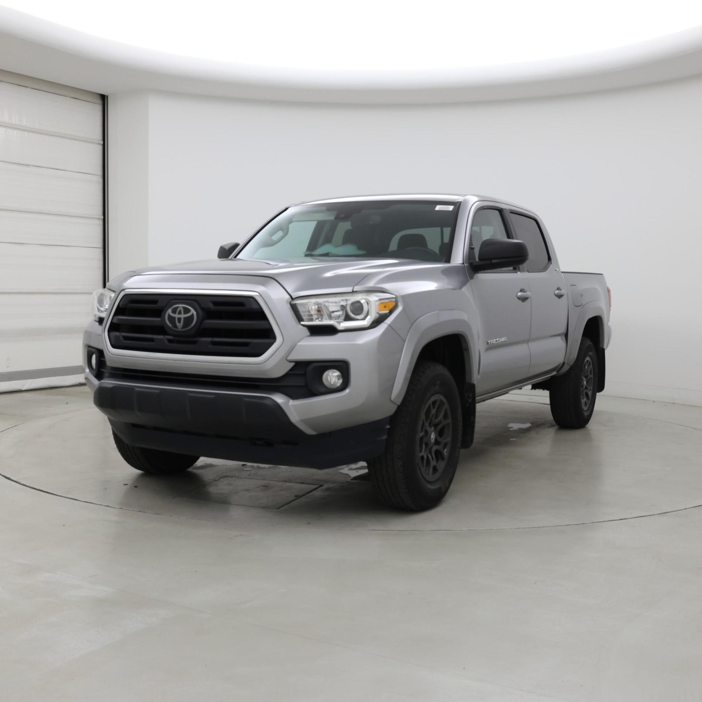 Thumbnail: 2018 Toyota Tacoma - 4
