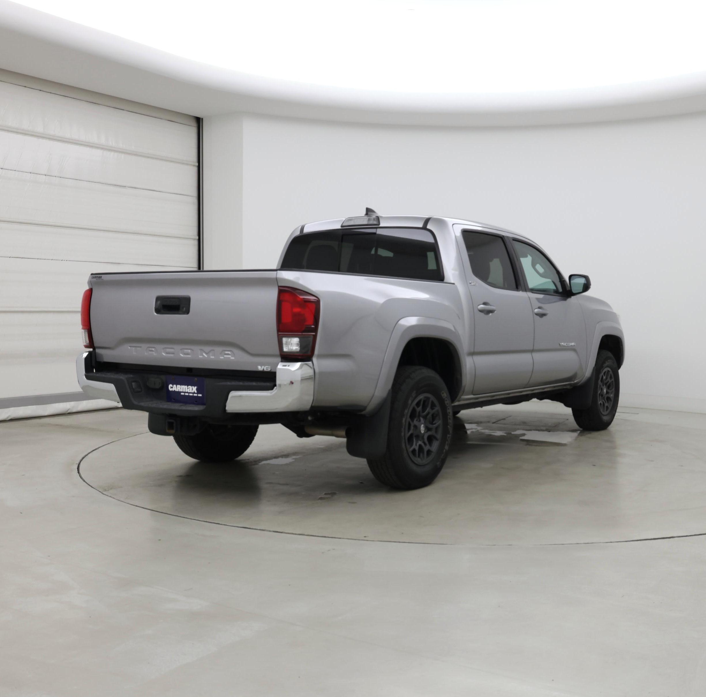 Thumbnail: 2018 Toyota Tacoma - 8