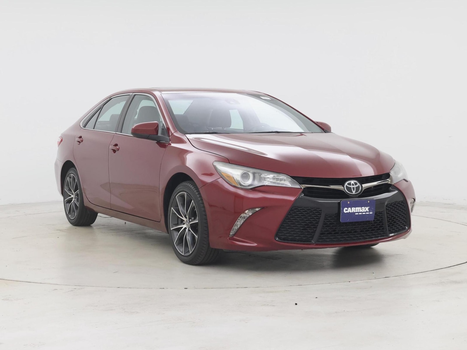 2016 Toyota Camry XSE - Photo 2