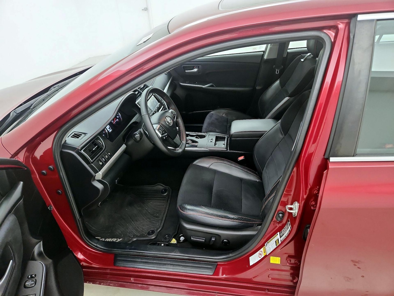 2016 Toyota Camry XSE - Photo 12