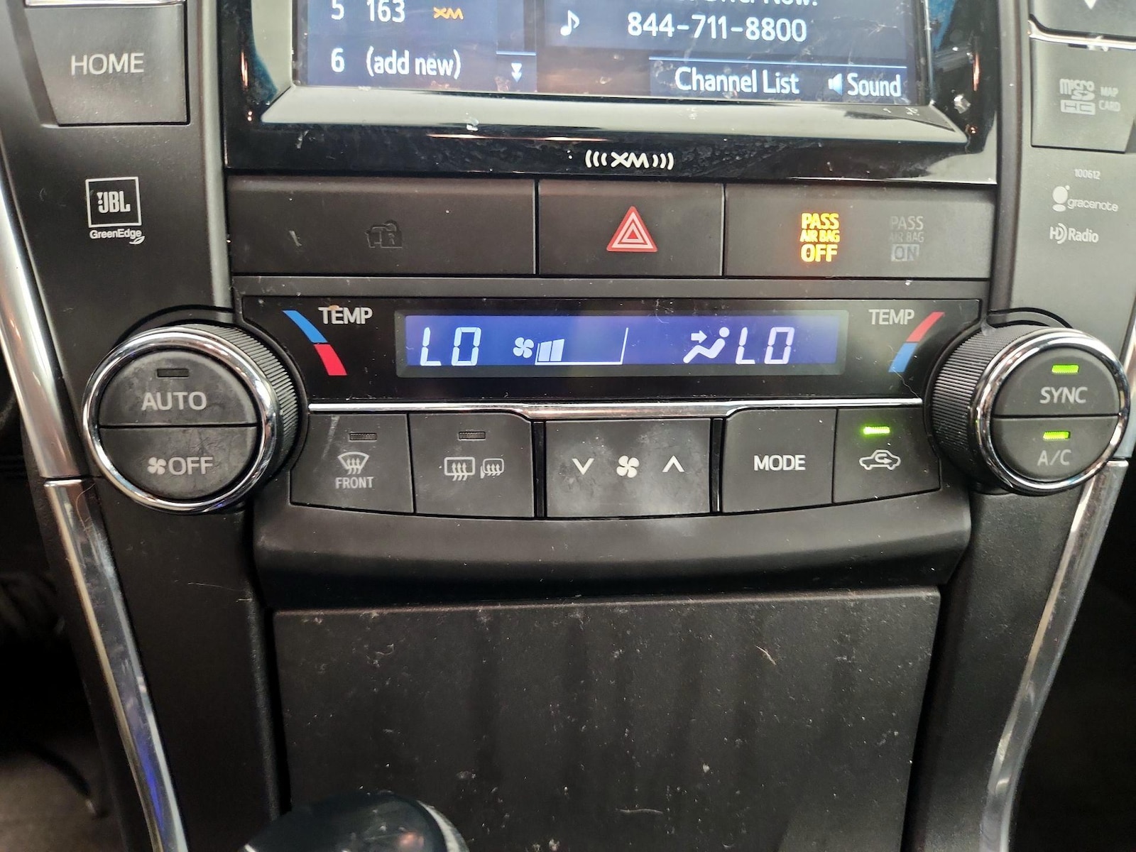 2016 Toyota Camry XSE - Photo 17