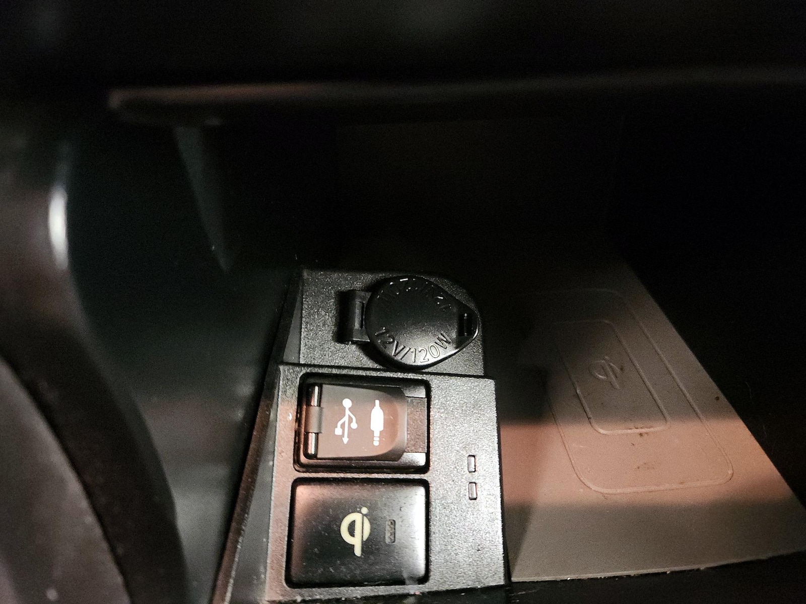 2016 Toyota Camry XSE - Photo 19