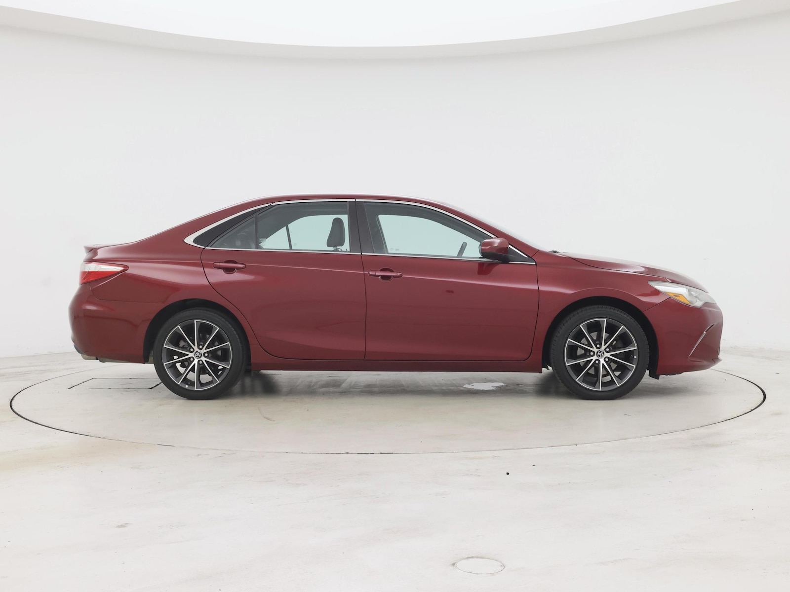 2016 Toyota Camry XSE - Photo 8