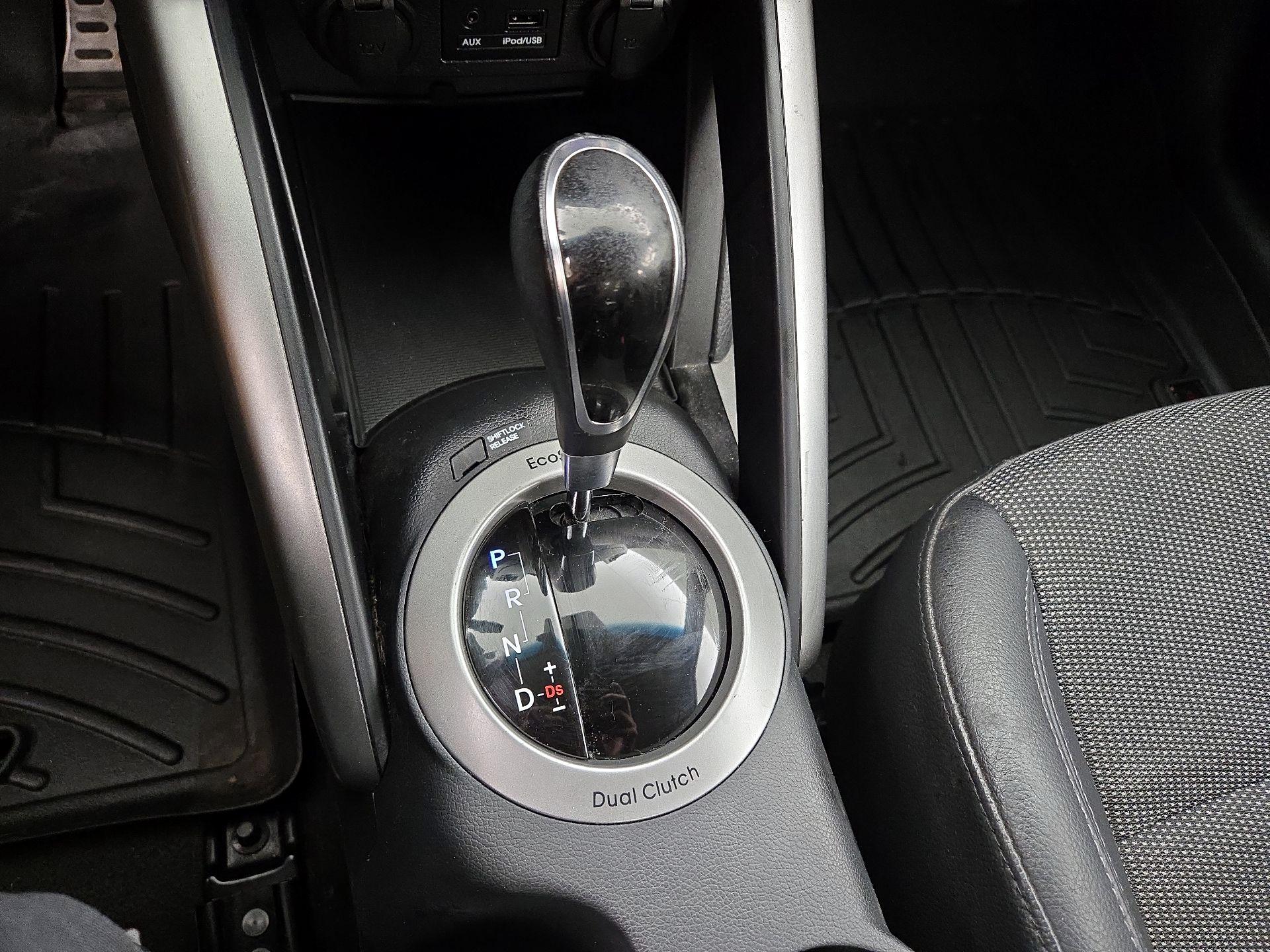 Thumbnail: 2014 Hyundai Veloster - 18