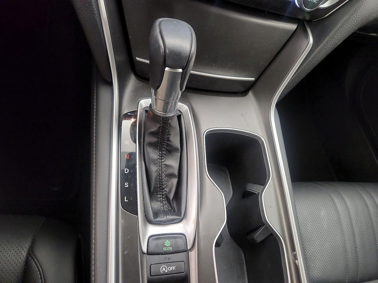 2022 Honda Accord EX-L - Photo 18