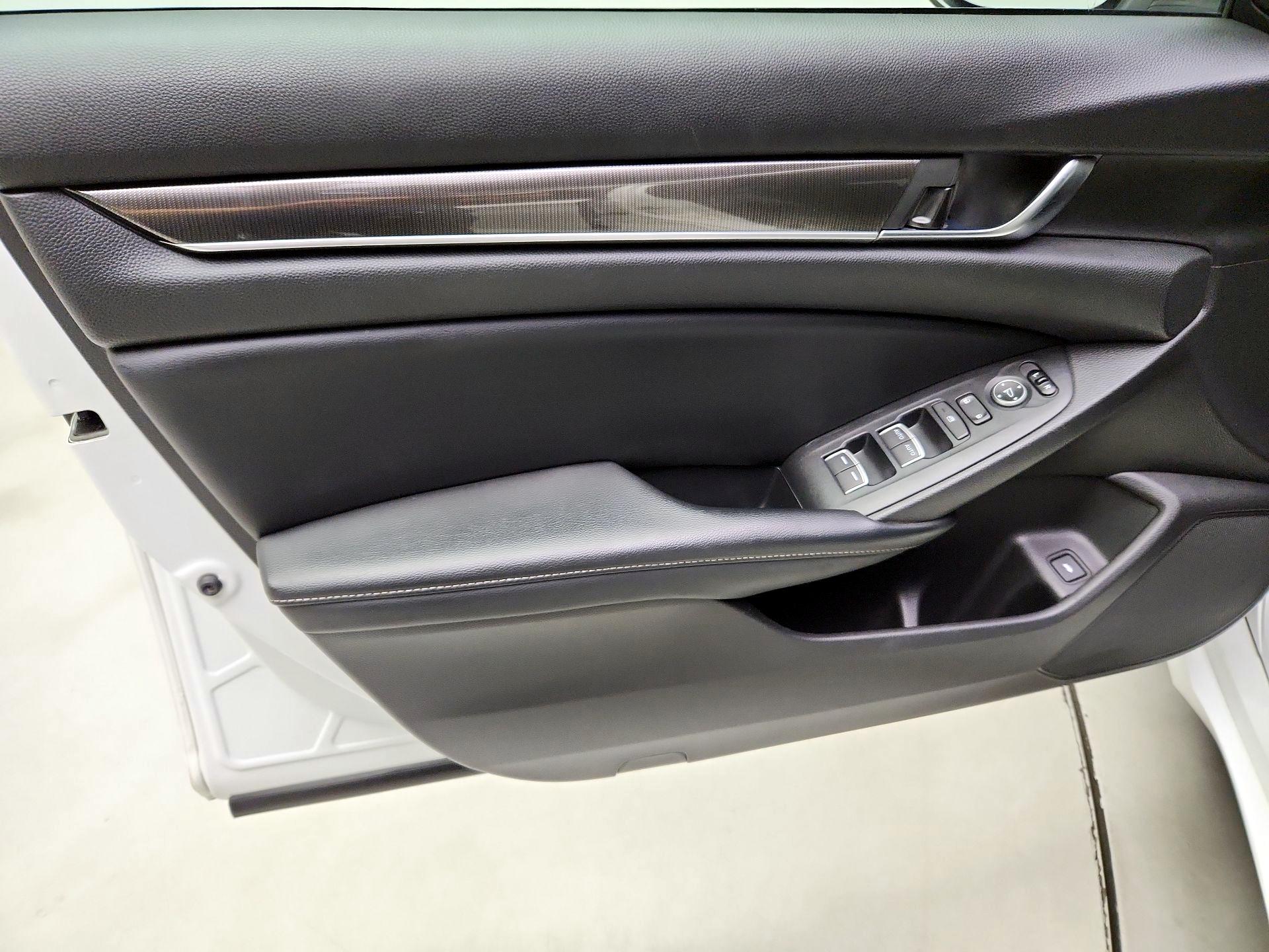 Thumbnail: 2018 Honda Accord - 10