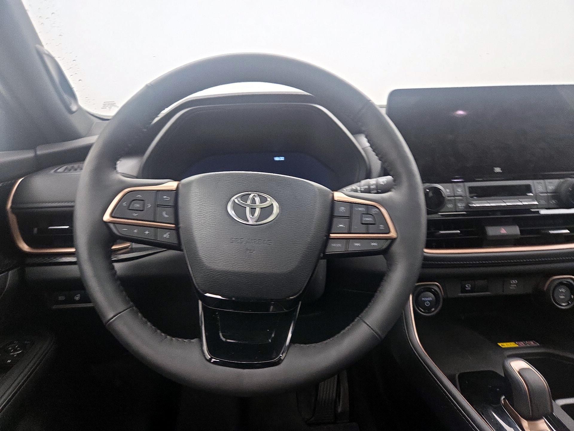 Thumbnail: 2026 Toyota Highlander - 10