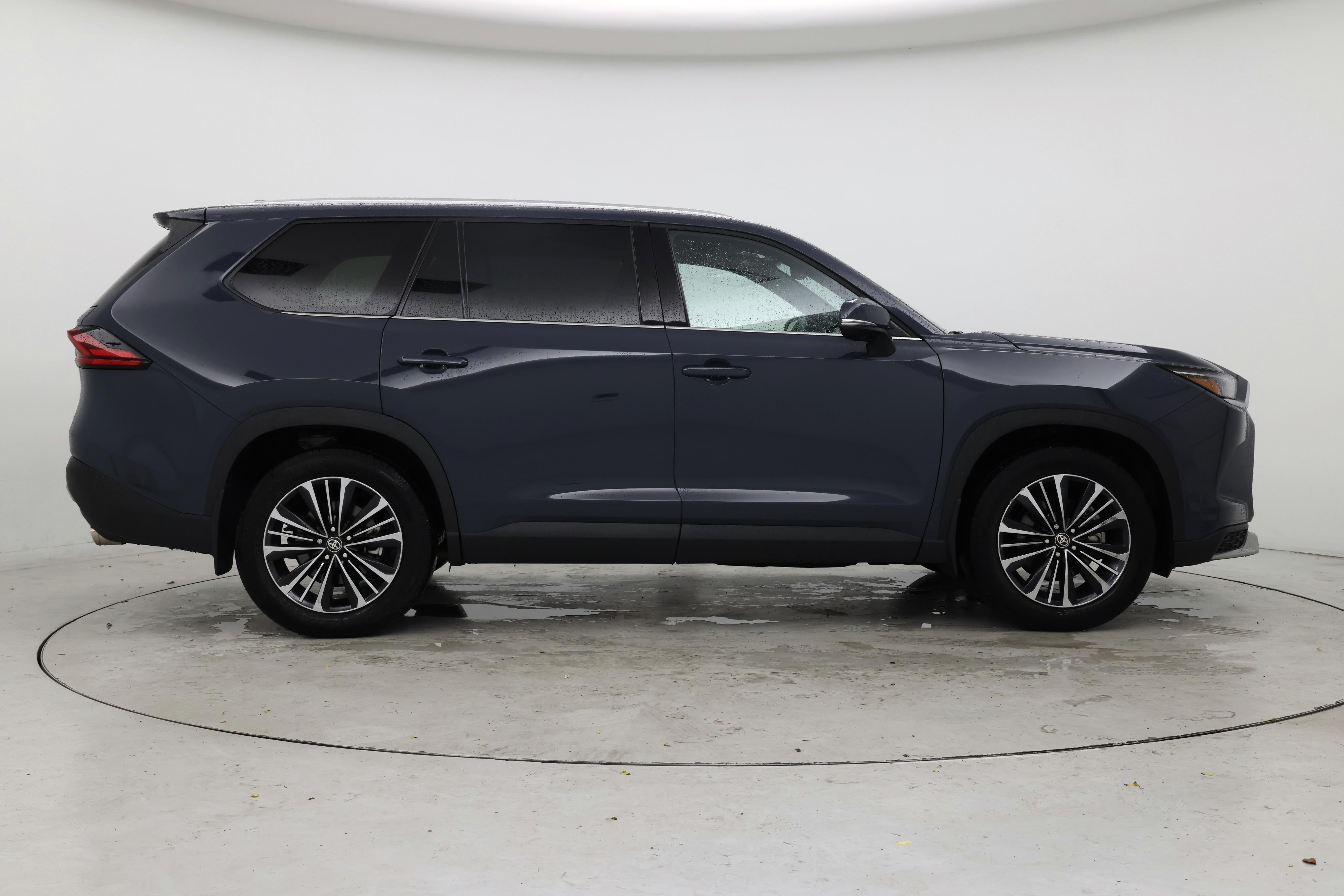 Thumbnail: 2026 Toyota Highlander - 7