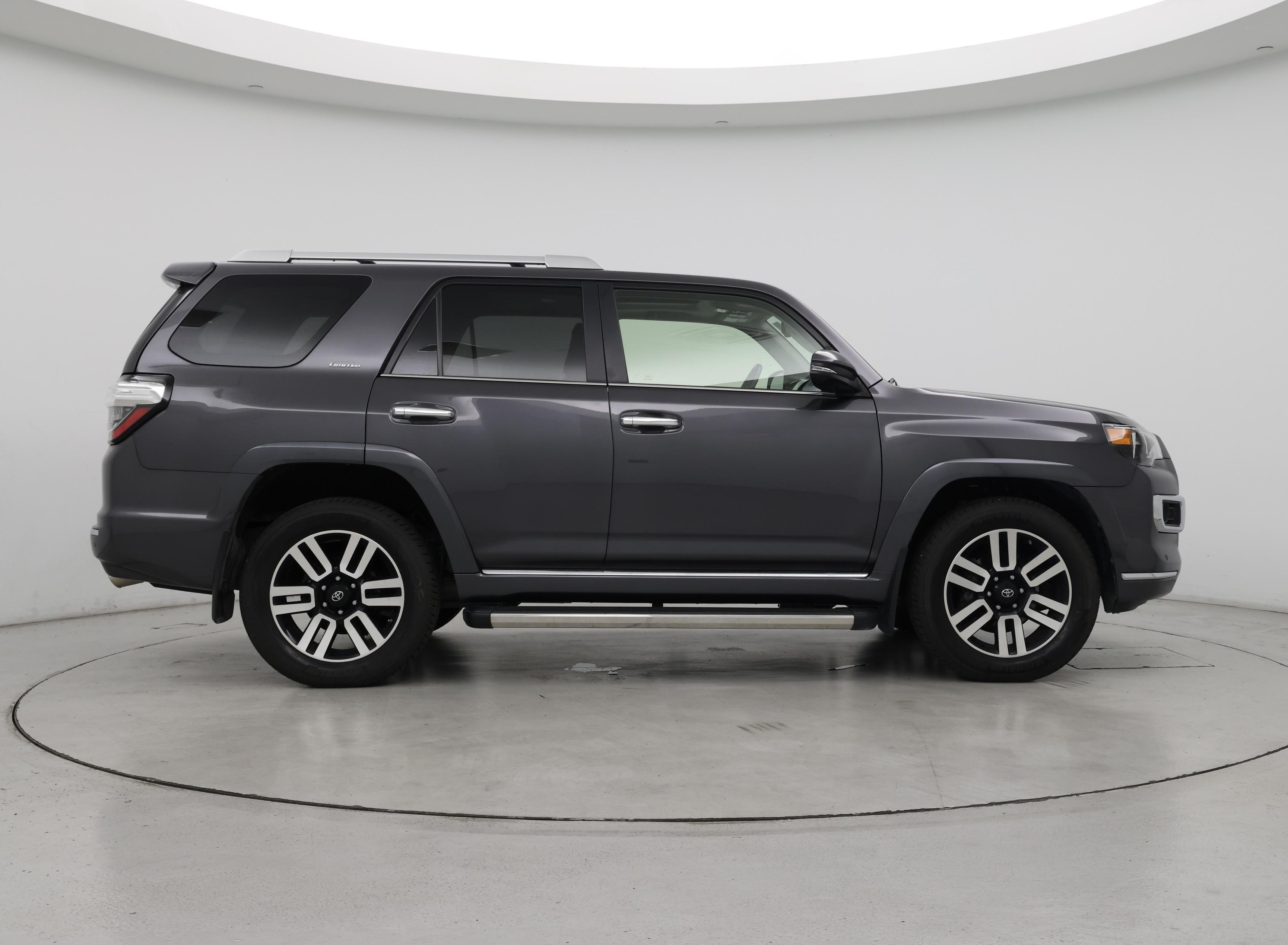 Thumbnail: 2017 Toyota 4Runner - 7