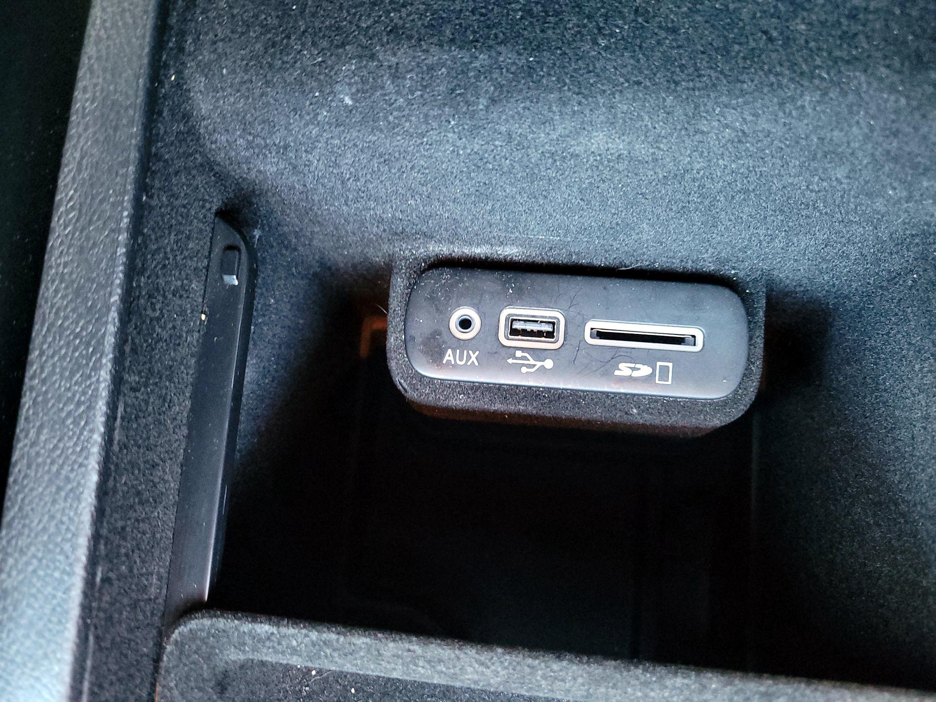 Thumbnail: 2016 Dodge Charger - 16