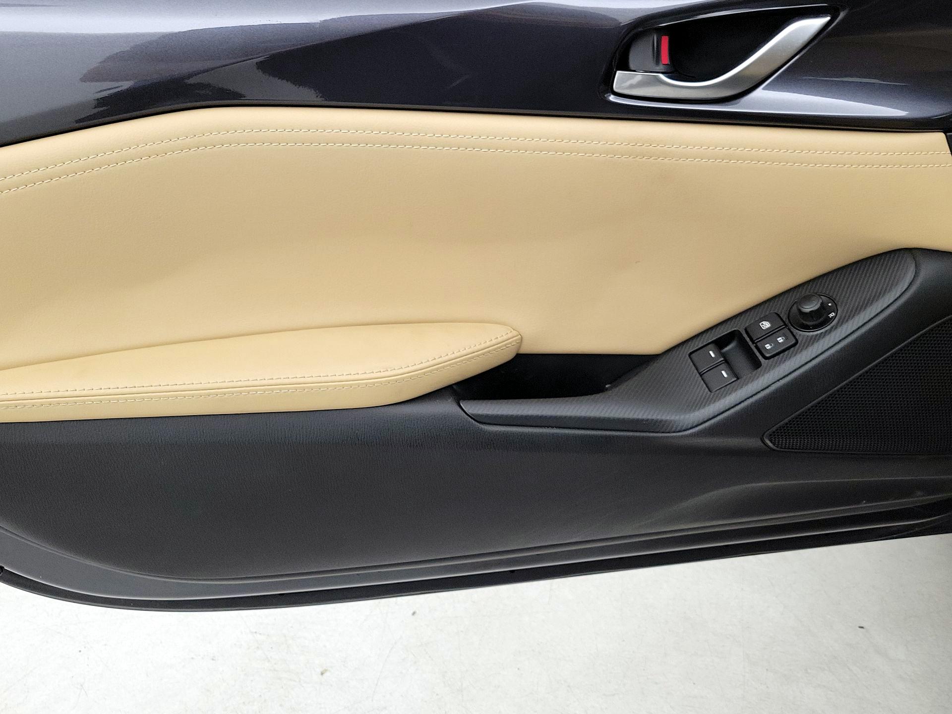 Thumbnail: 2016 Mazda MX-5 Miata - 12
