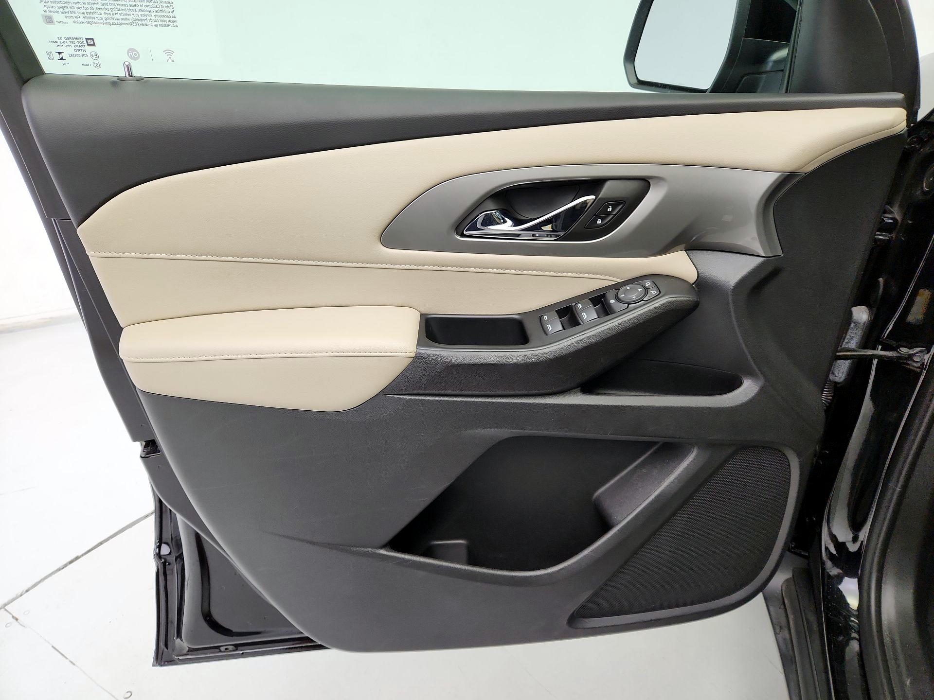 Thumbnail: 2023 Chevrolet Traverse - 12