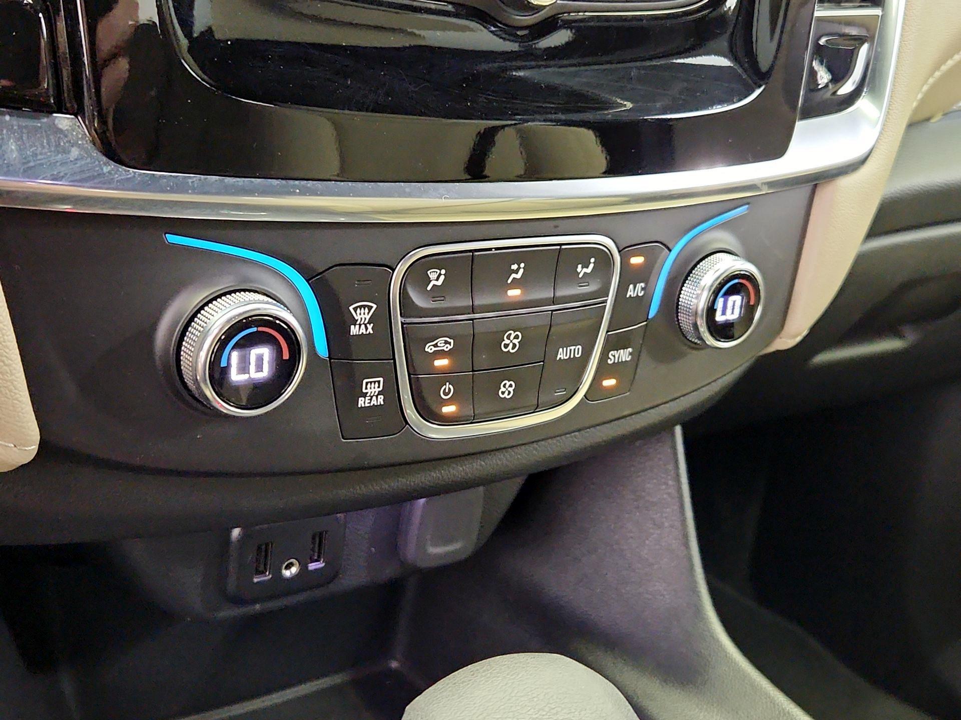 Thumbnail: 2023 Chevrolet Traverse - 16
