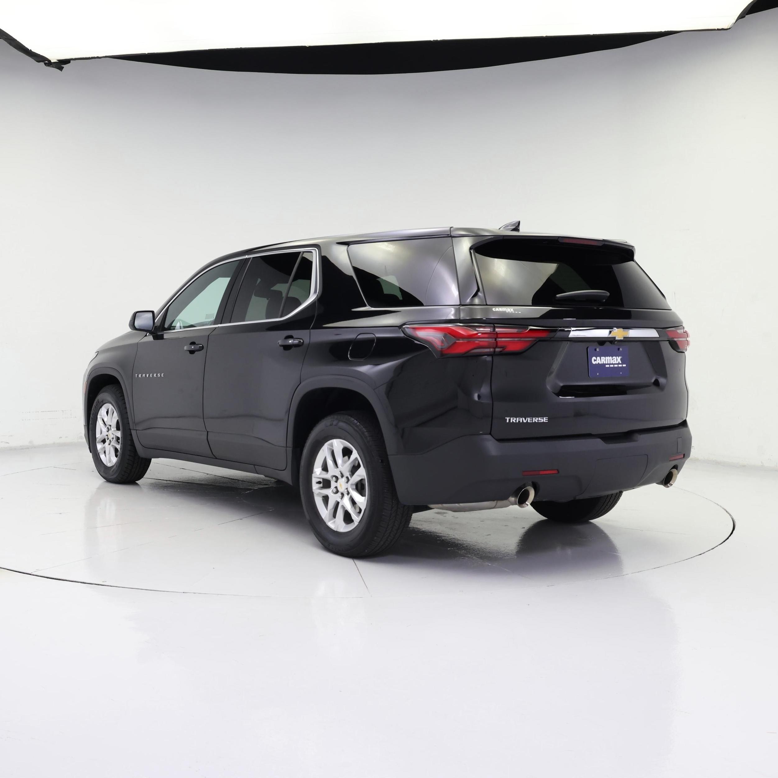 Thumbnail: 2023 Chevrolet Traverse - 2