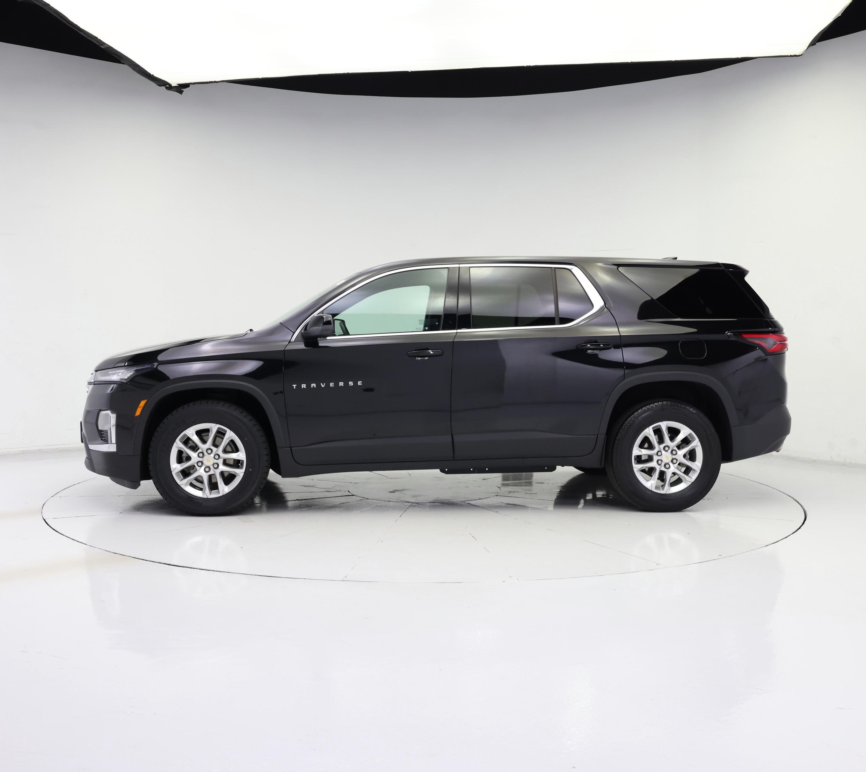 Thumbnail: 2023 Chevrolet Traverse - 3