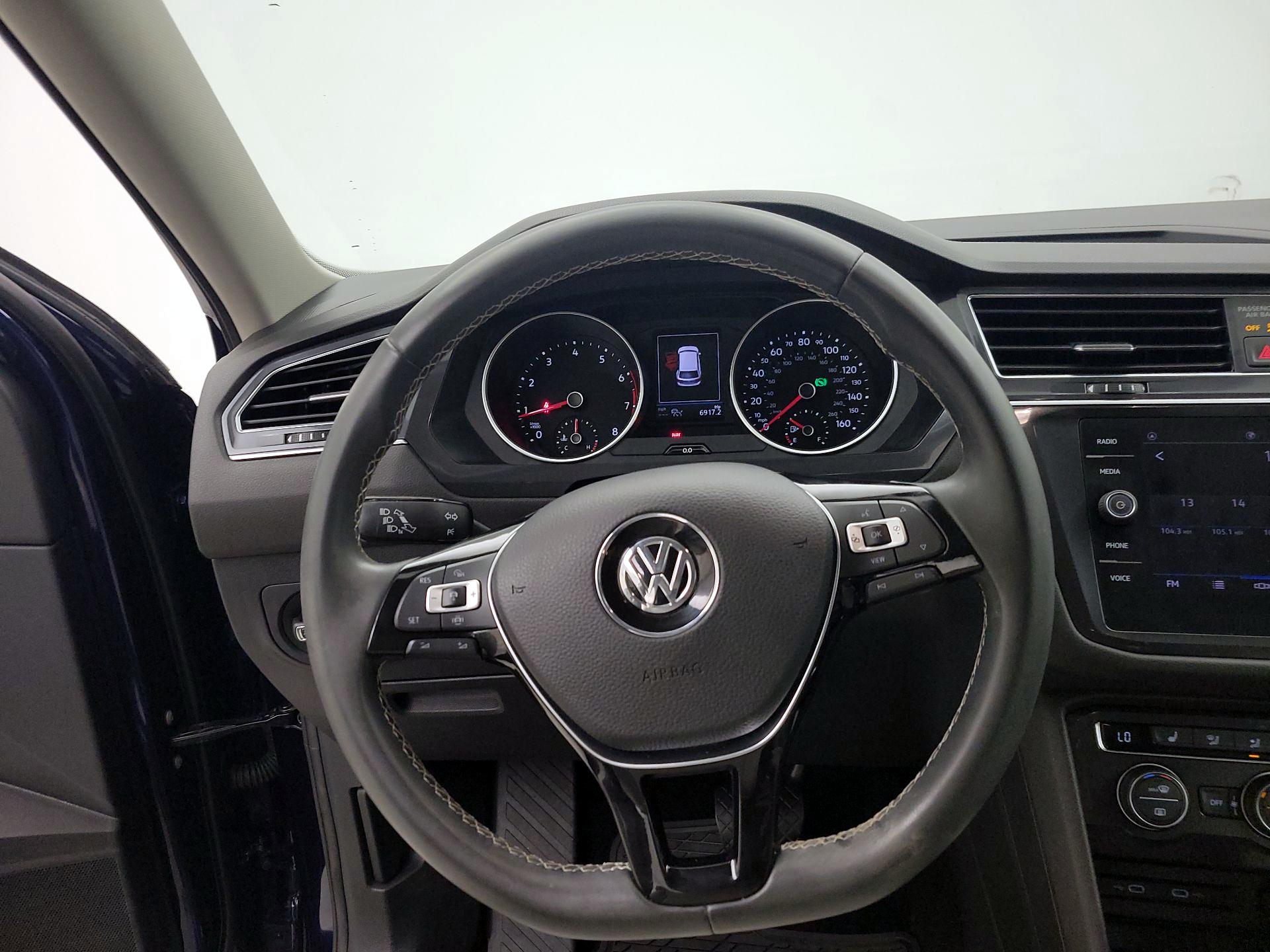 Thumbnail: 2021 Volkswagen Tiguan - 10