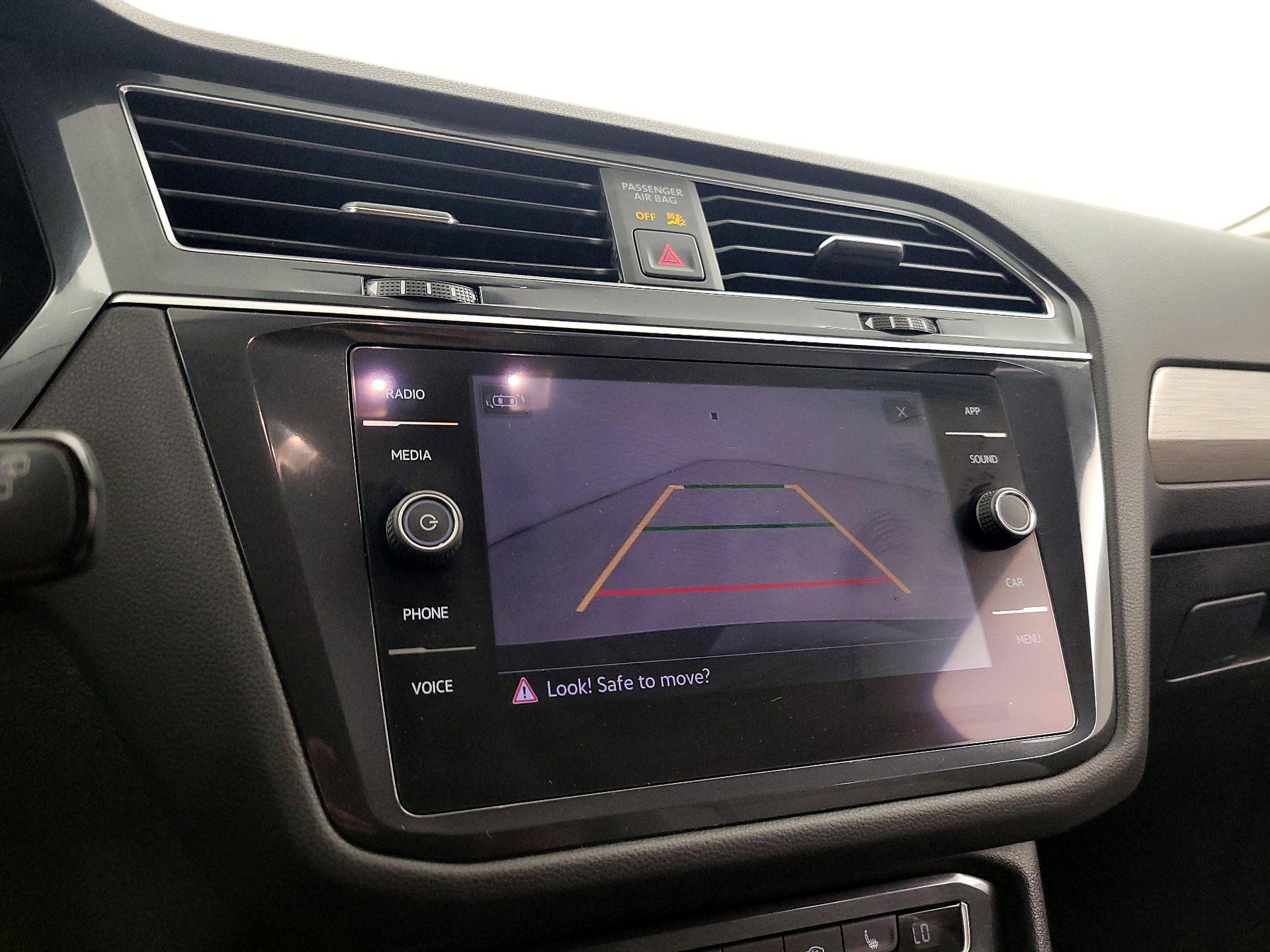 Thumbnail: 2021 Volkswagen Tiguan - 14