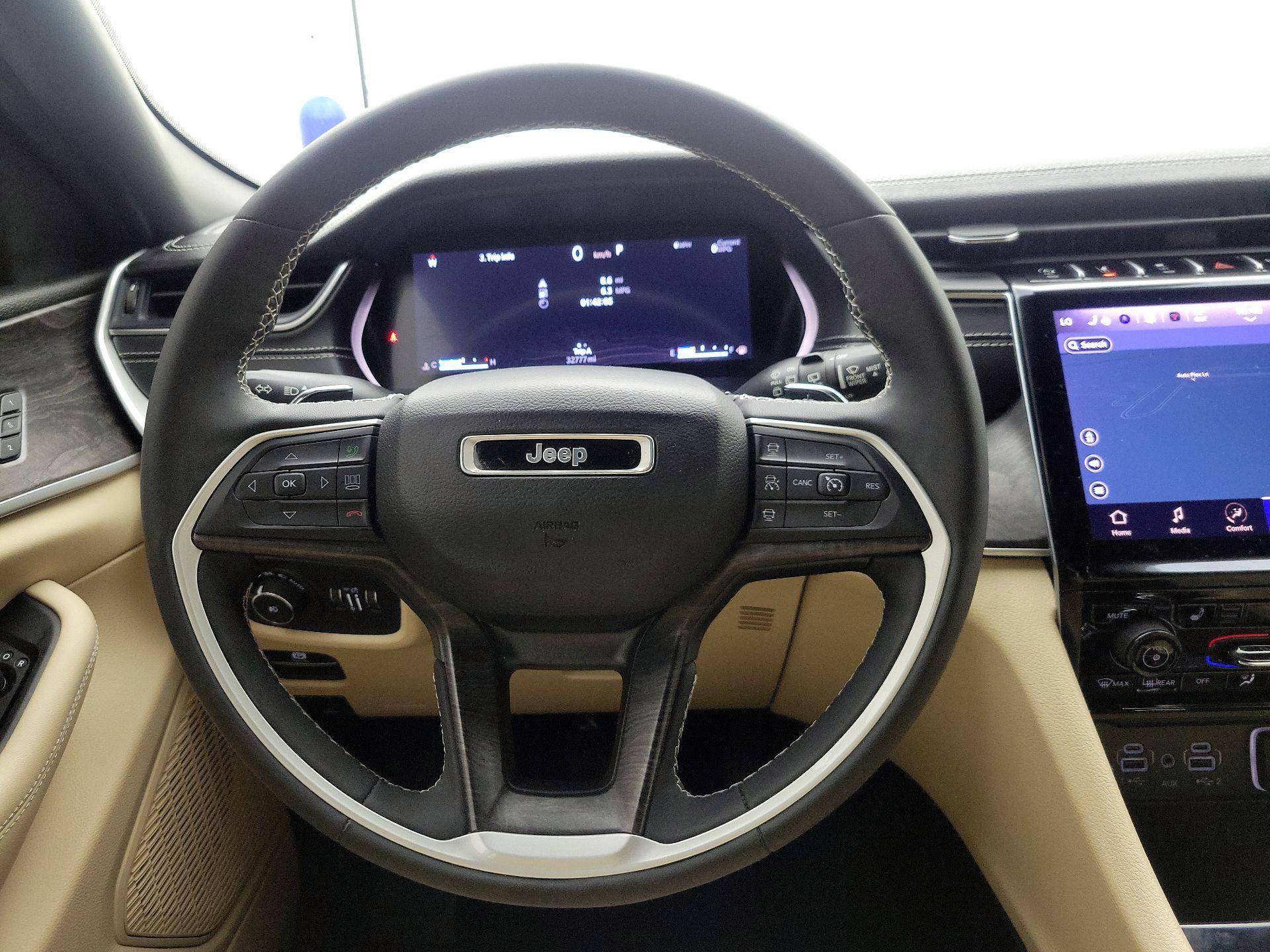 Thumbnail: 2023 Jeep Grand Cherokee - 10