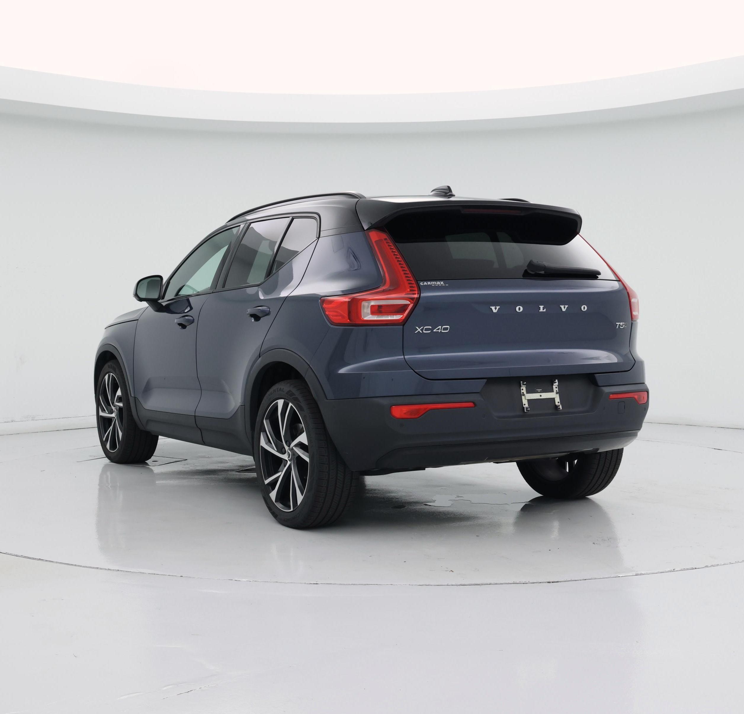Thumbnail: 2022 Volvo XC40 - 2