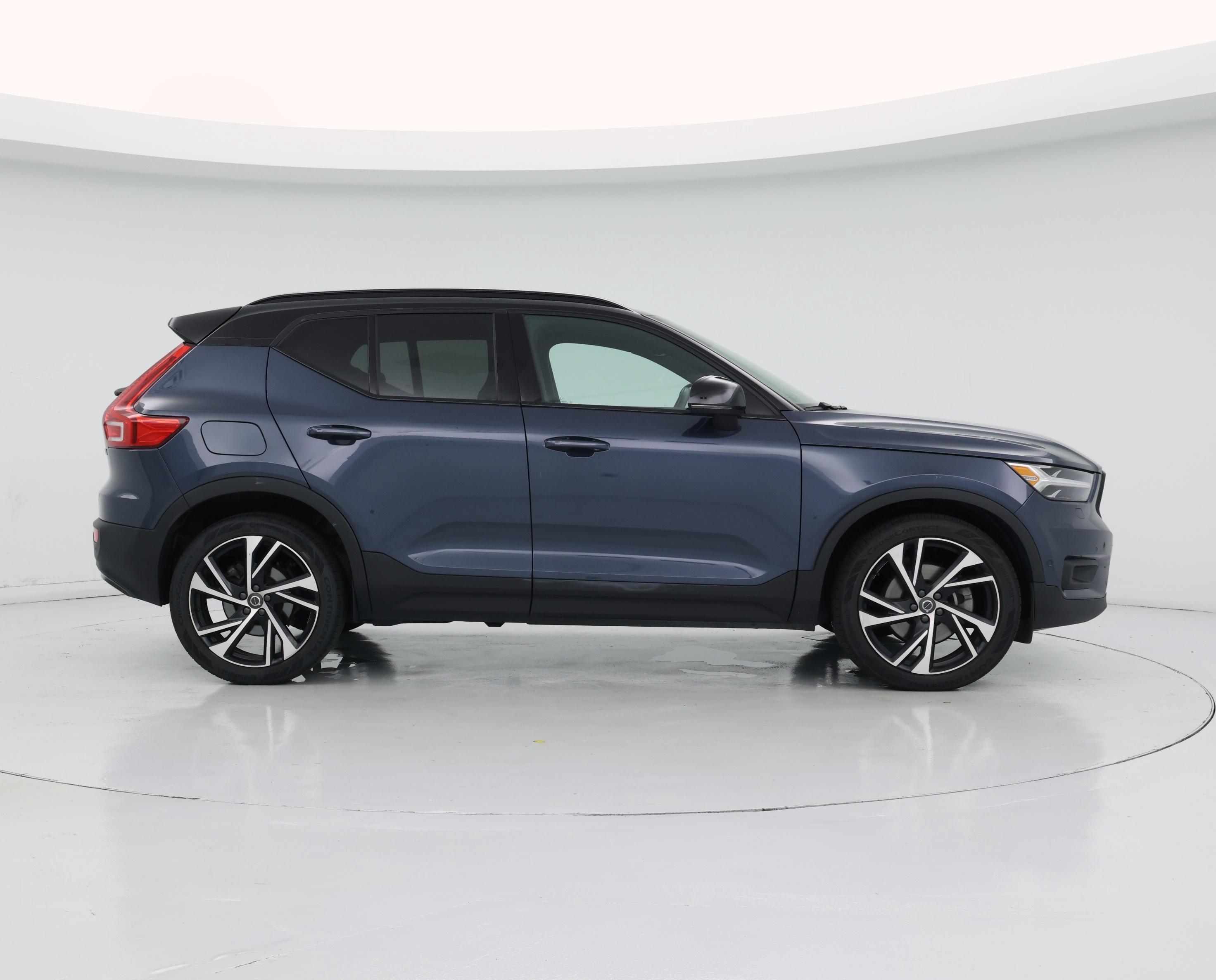 Thumbnail: 2022 Volvo XC40 - 7