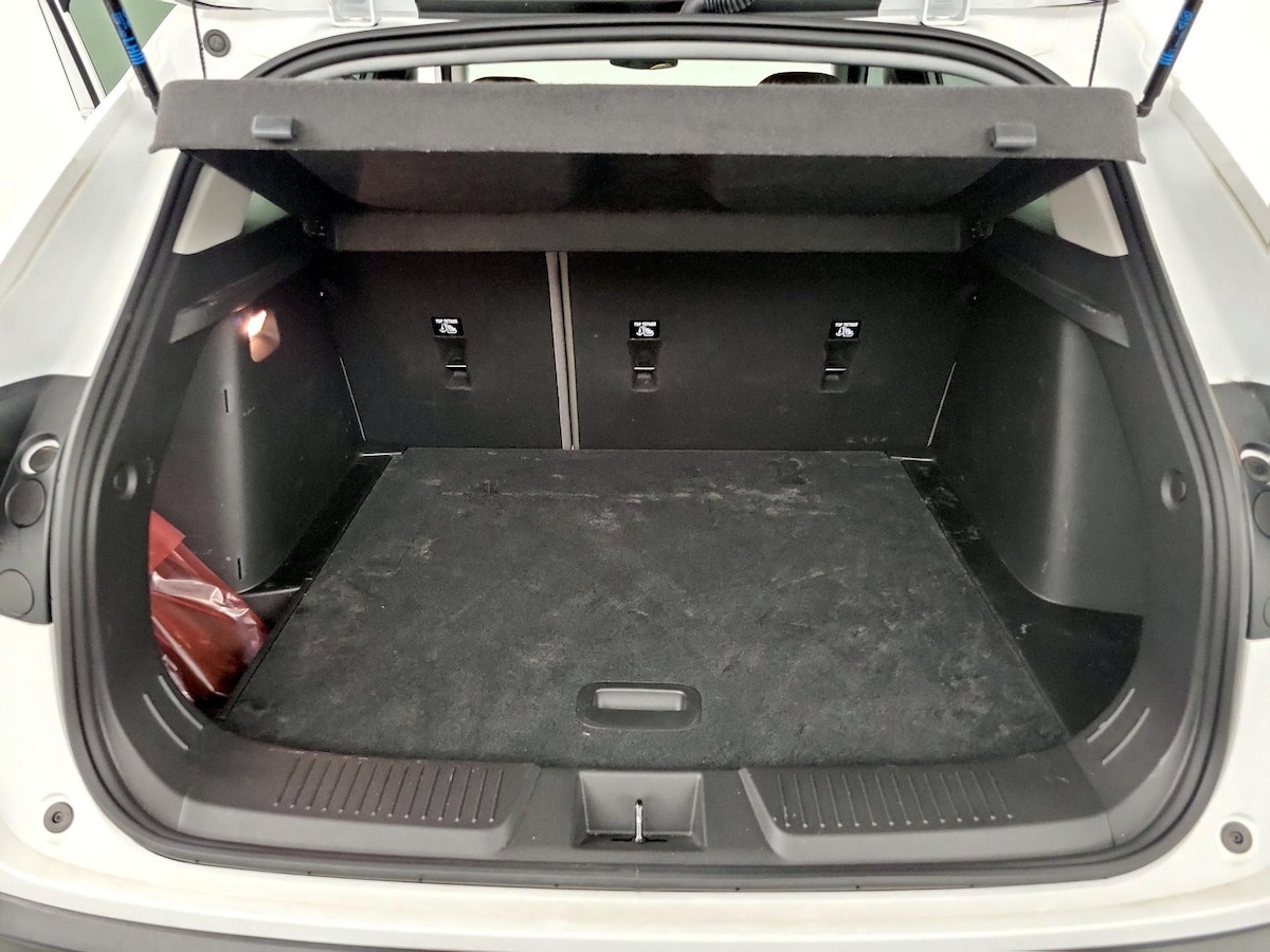 Trunk/Cargo (Seats Up)