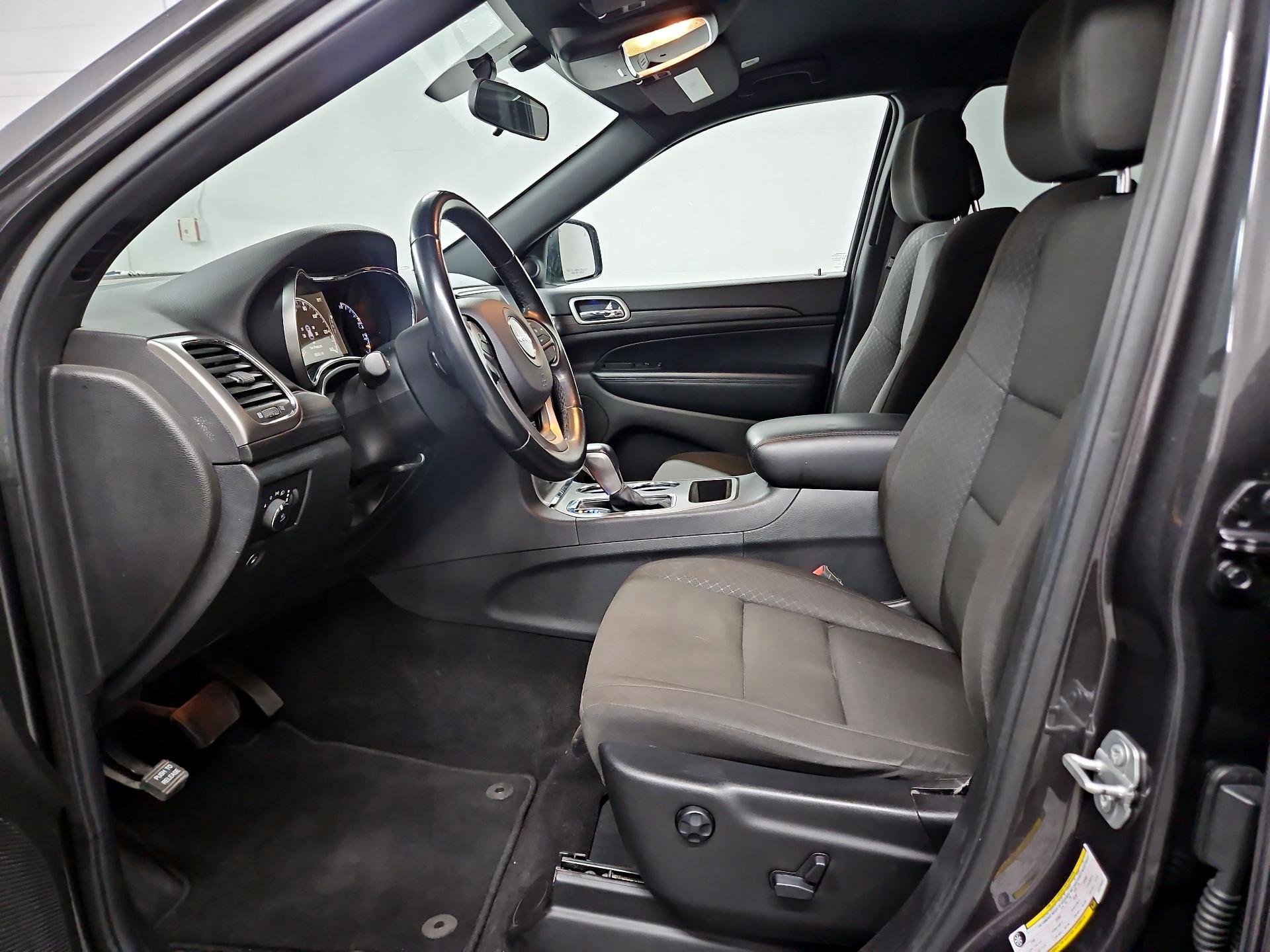 Thumbnail: 2020 Jeep Grand Cherokee - 11