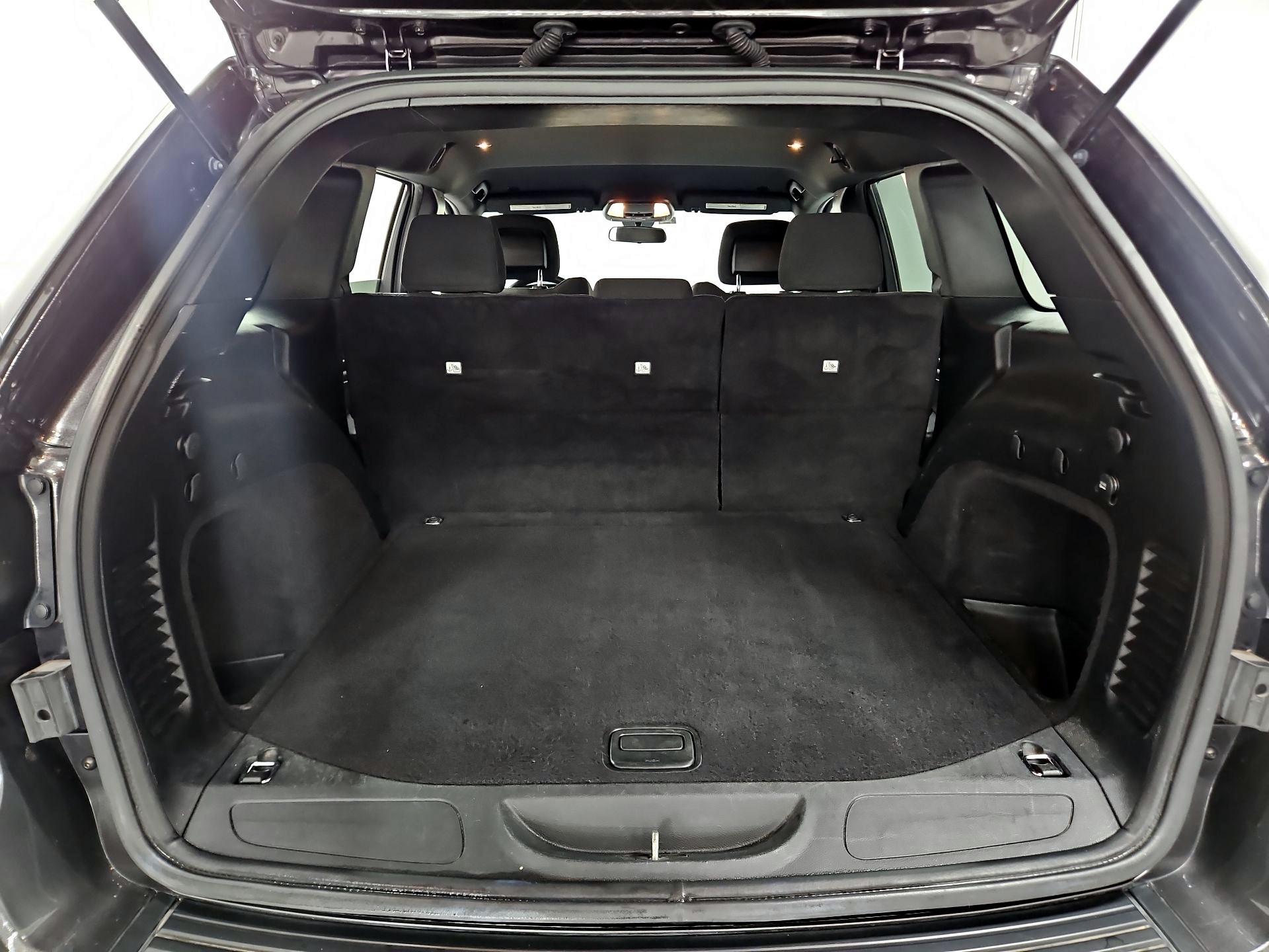 Thumbnail: 2020 Jeep Grand Cherokee - 20