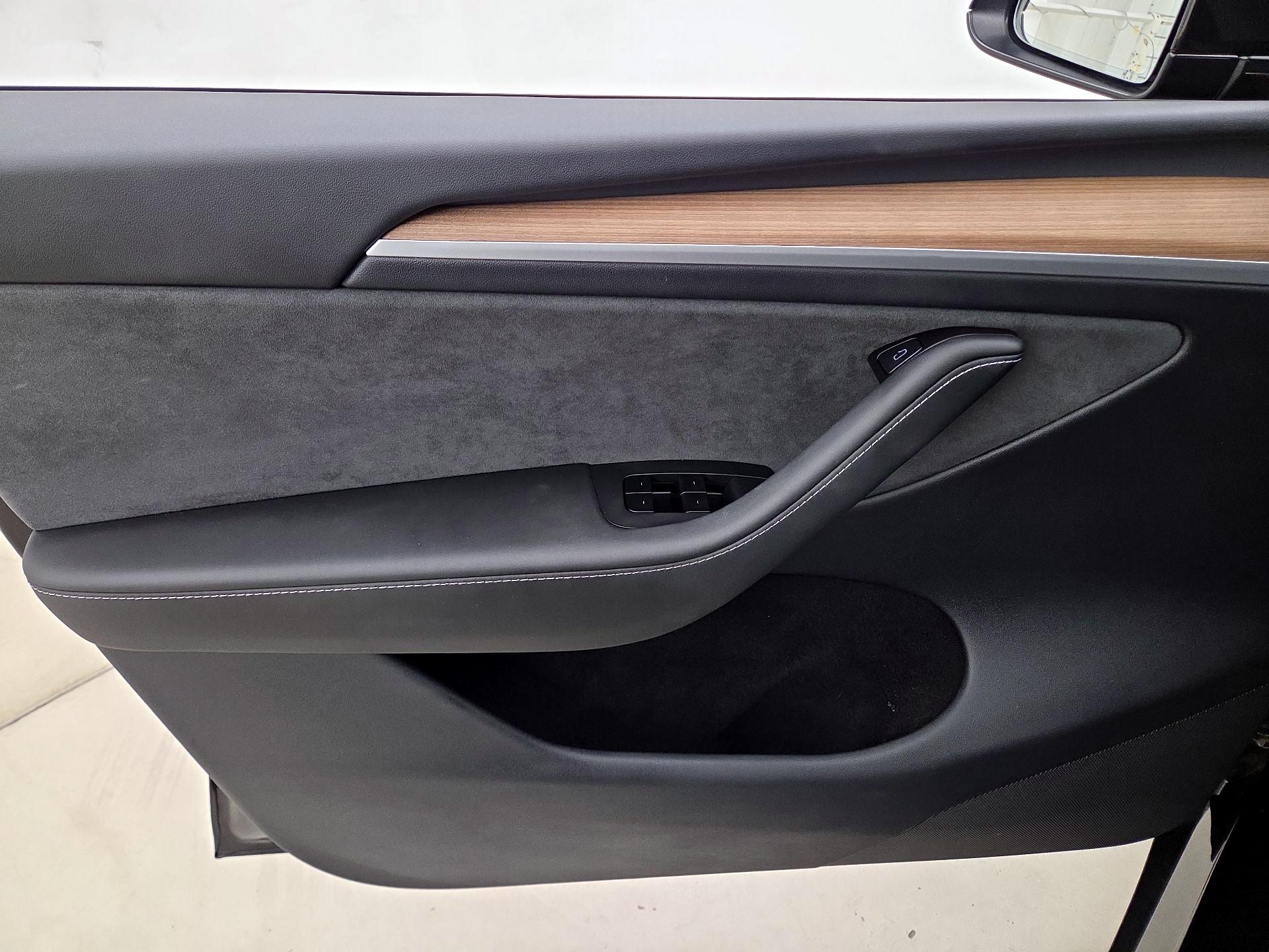 Thumbnail: 2025 Tesla Model Y - 12