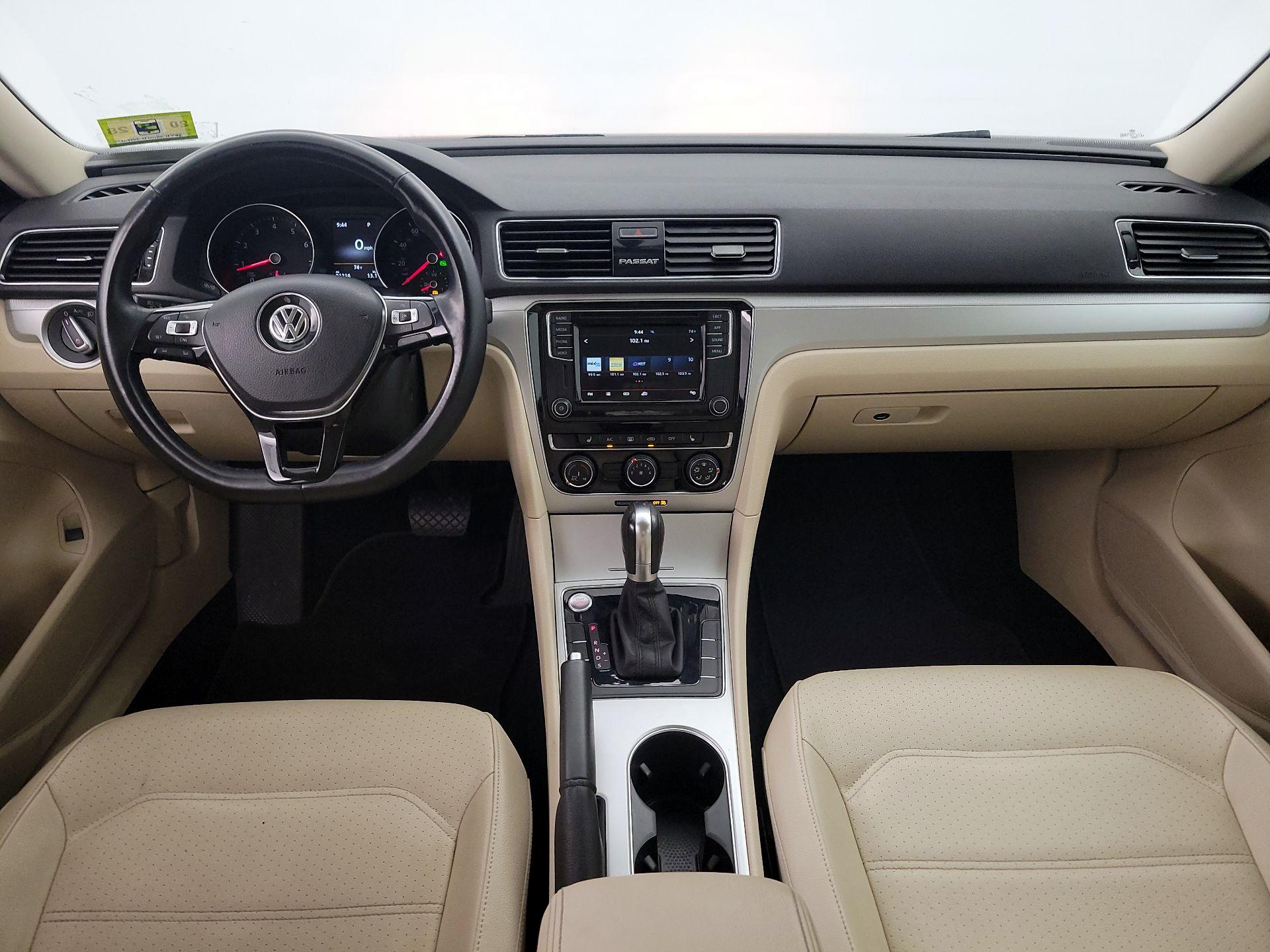 Thumbnail: 2019 Volkswagen Passat - 9