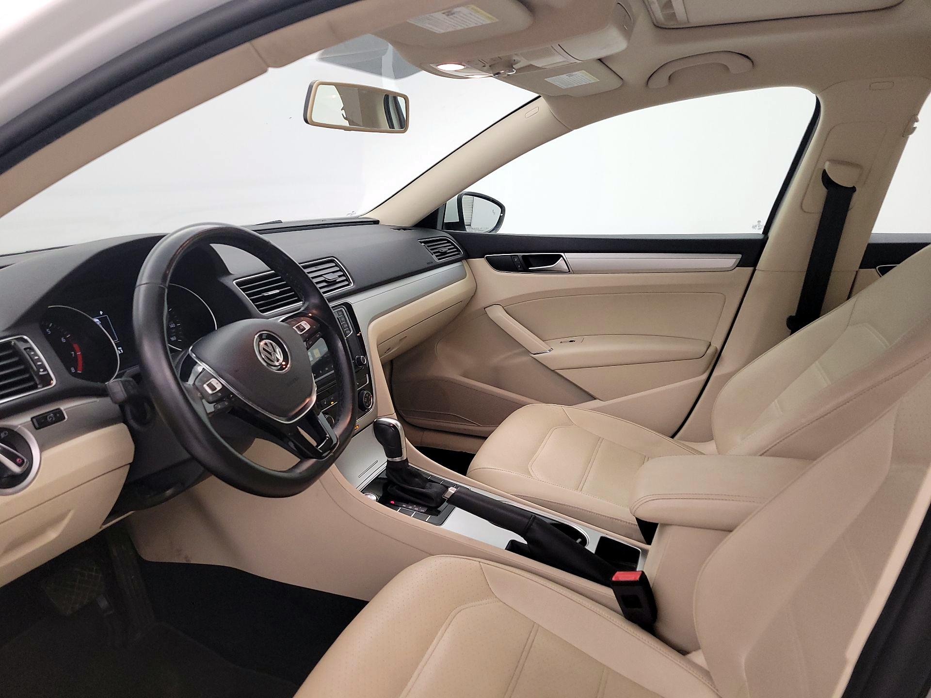 Thumbnail: 2019 Volkswagen Passat - 11
