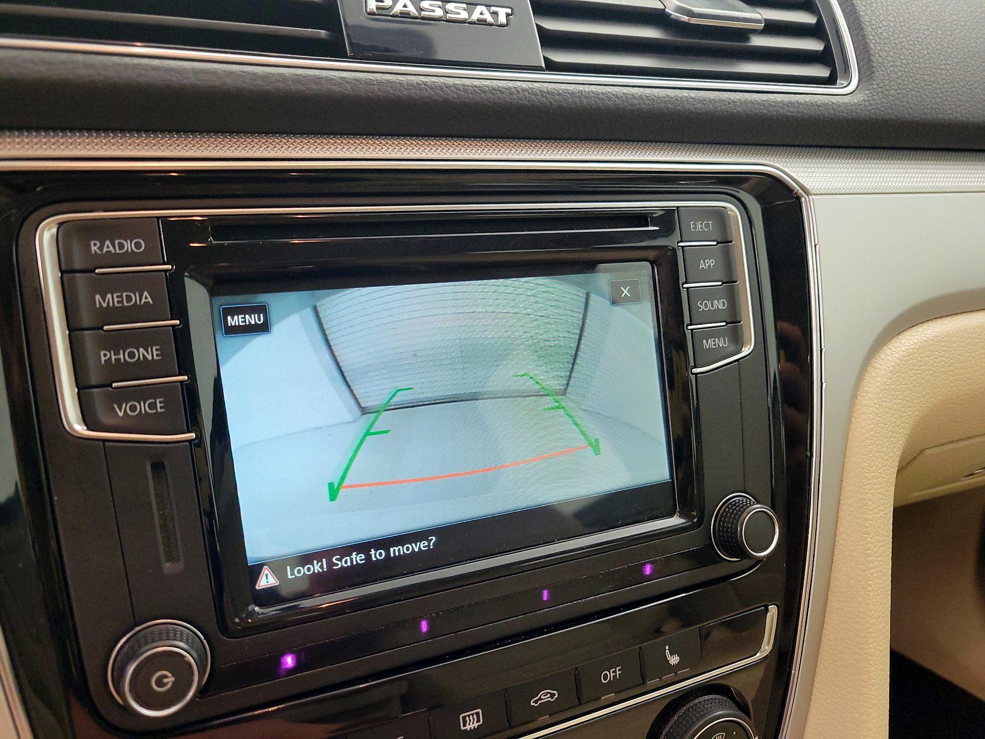 Thumbnail: 2019 Volkswagen Passat - 14