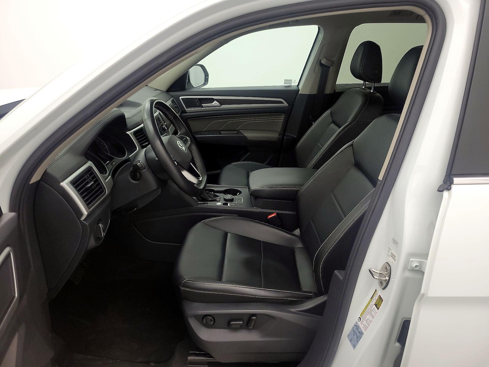 2021 Volkswagen Atlas SE w/Tech - Photo 12