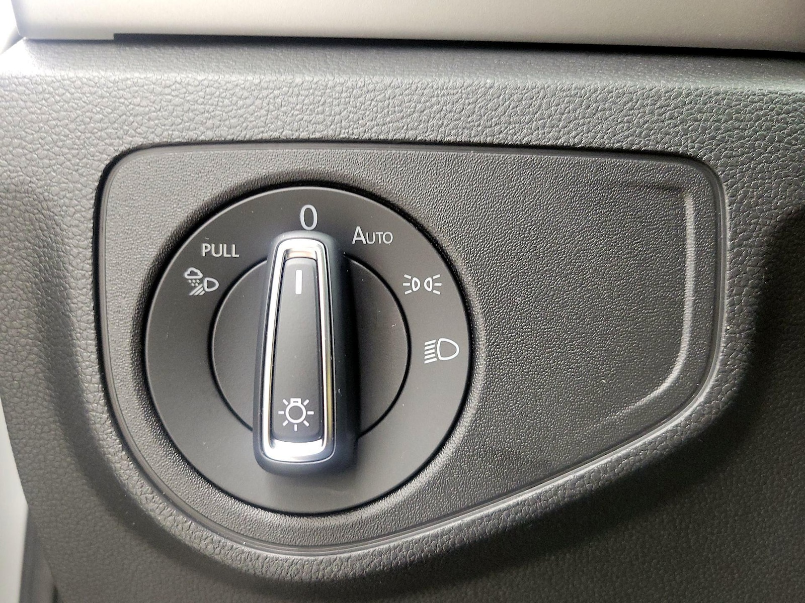 2021 Volkswagen Atlas SE w/Tech - Photo 14