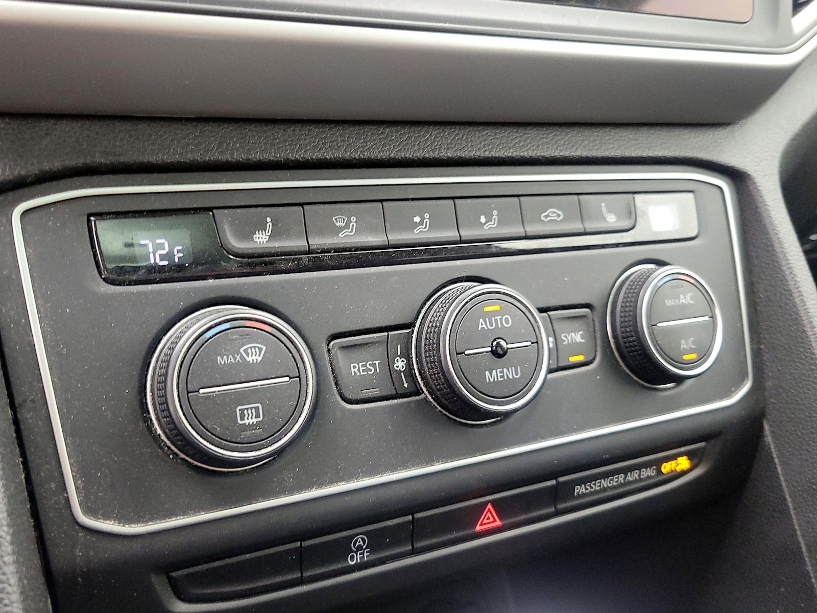 2021 Volkswagen Atlas SE w/Tech - Photo 17