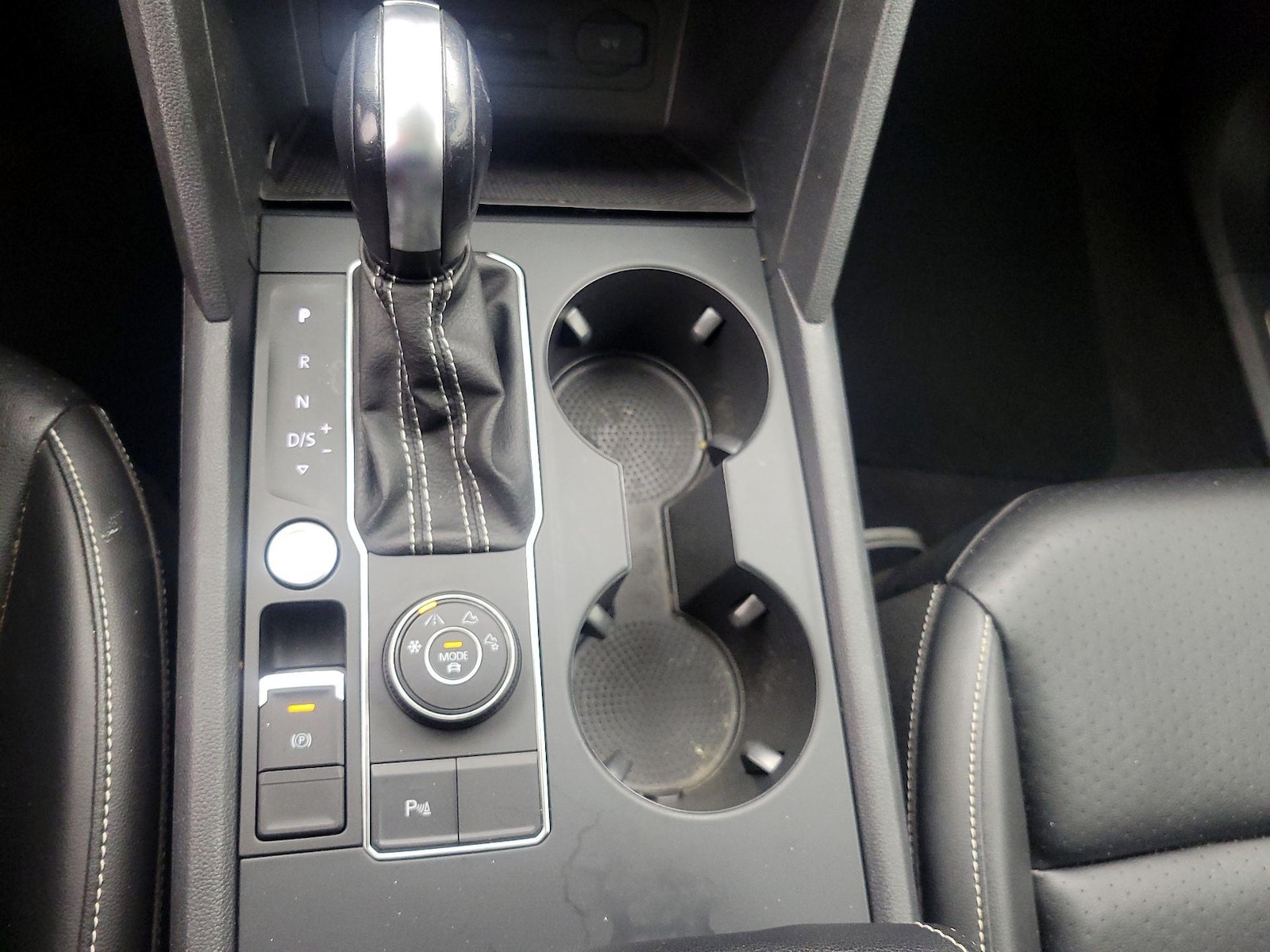 2021 Volkswagen Atlas SE w/Tech - Photo 18