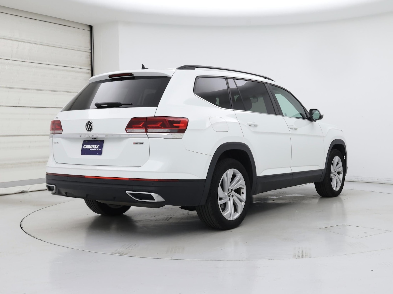 2021 Volkswagen Atlas SE w/Tech - Photo 9