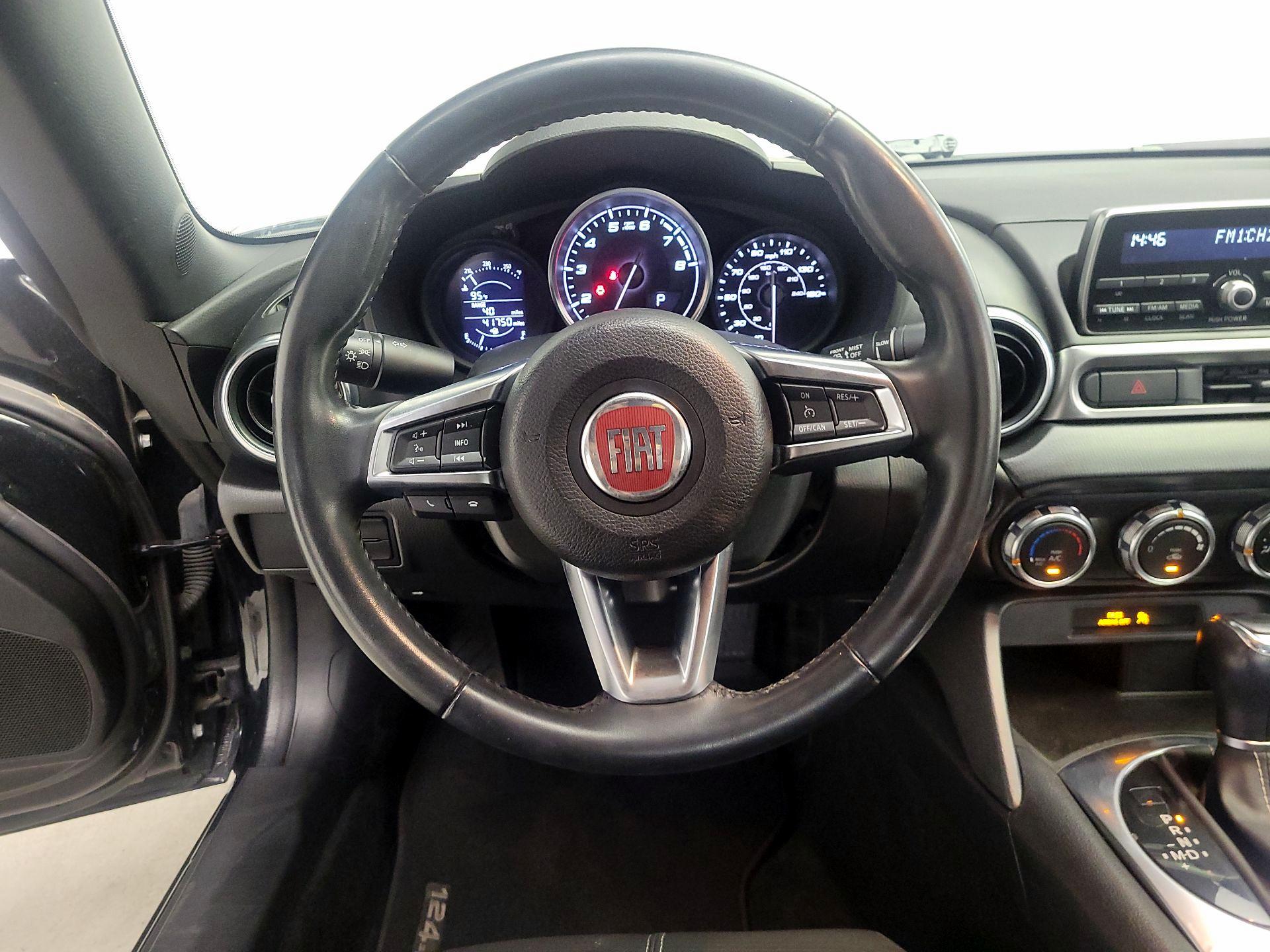 Thumbnail: 2017 Fiat 124 Spider - 10