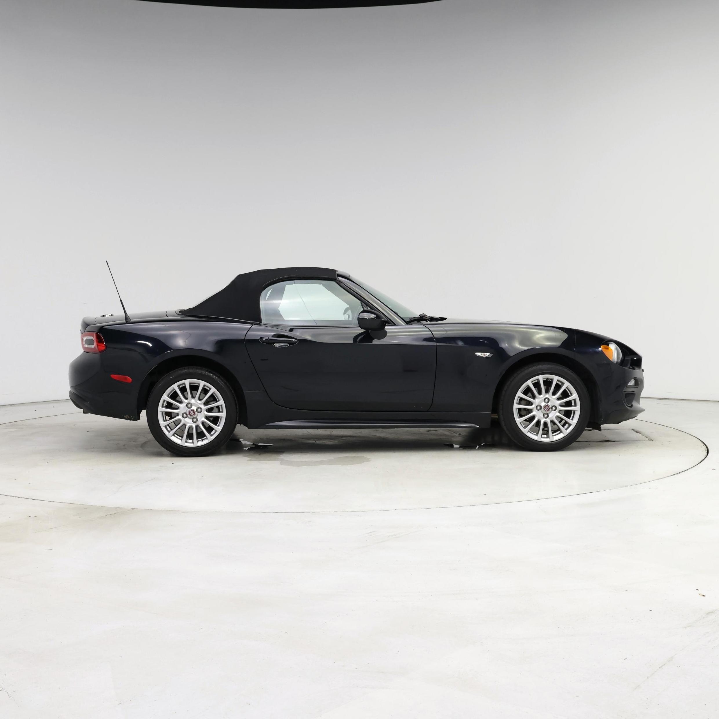 Thumbnail: 2017 Fiat 124 Spider - 7
