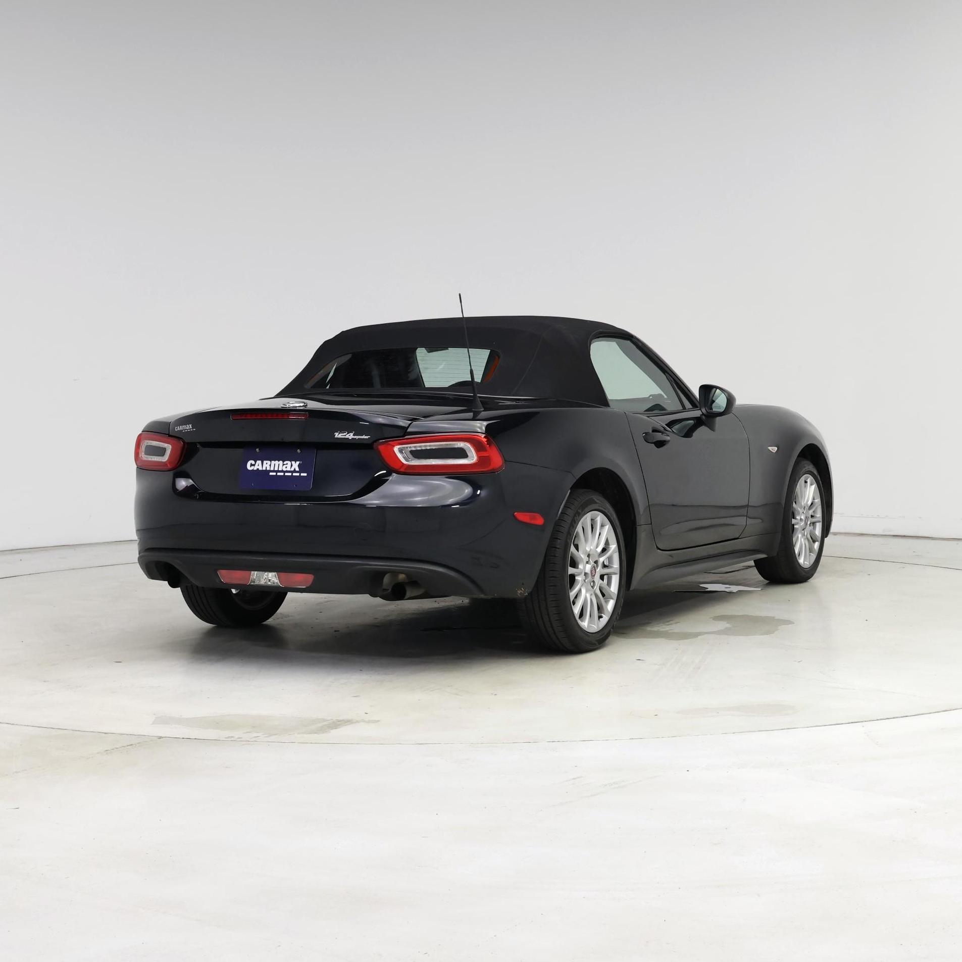 Thumbnail: 2017 Fiat 124 Spider - 8